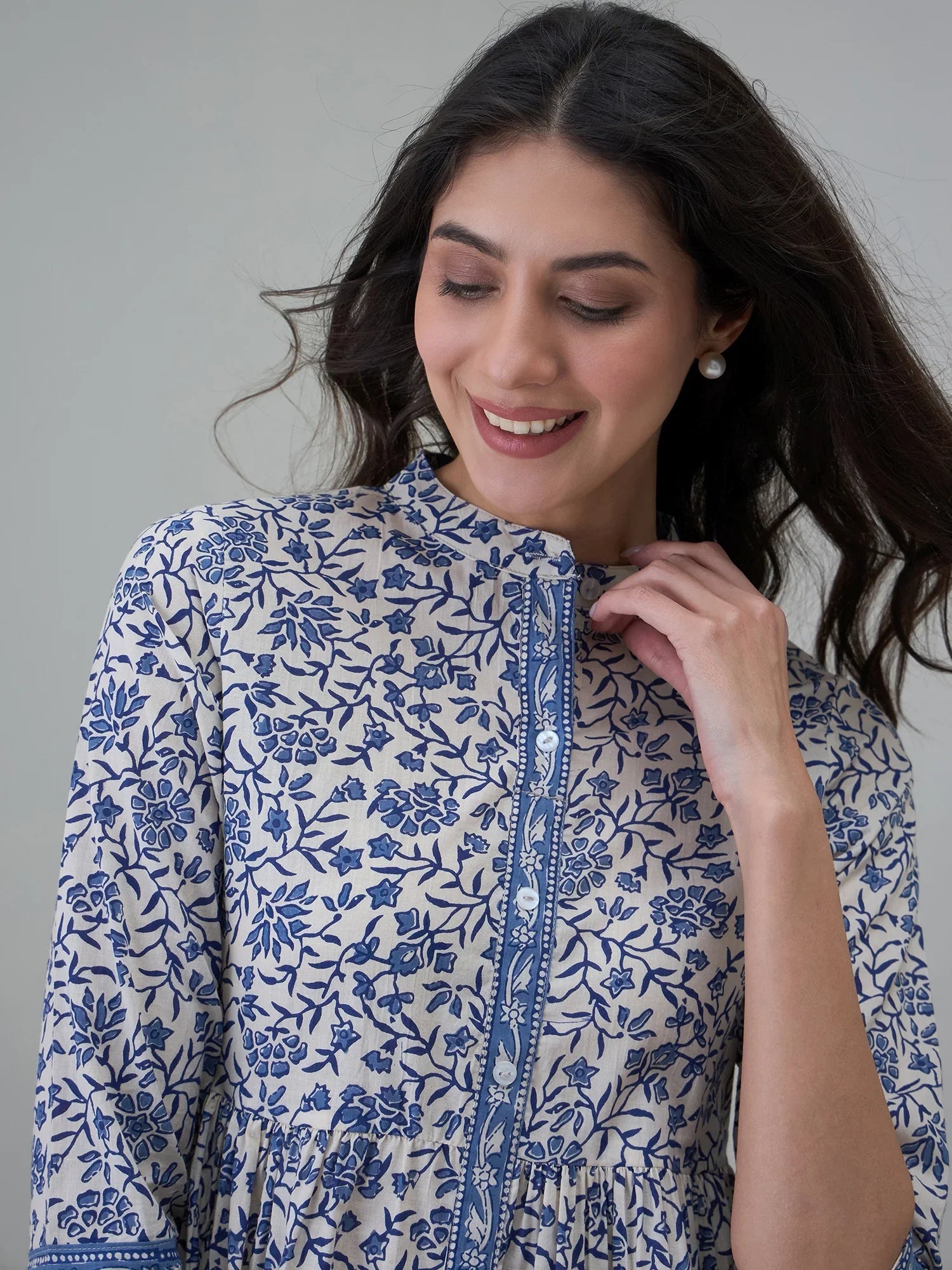 Off White Round Neck Floral Printed Night Suit - SanskrutiHomes