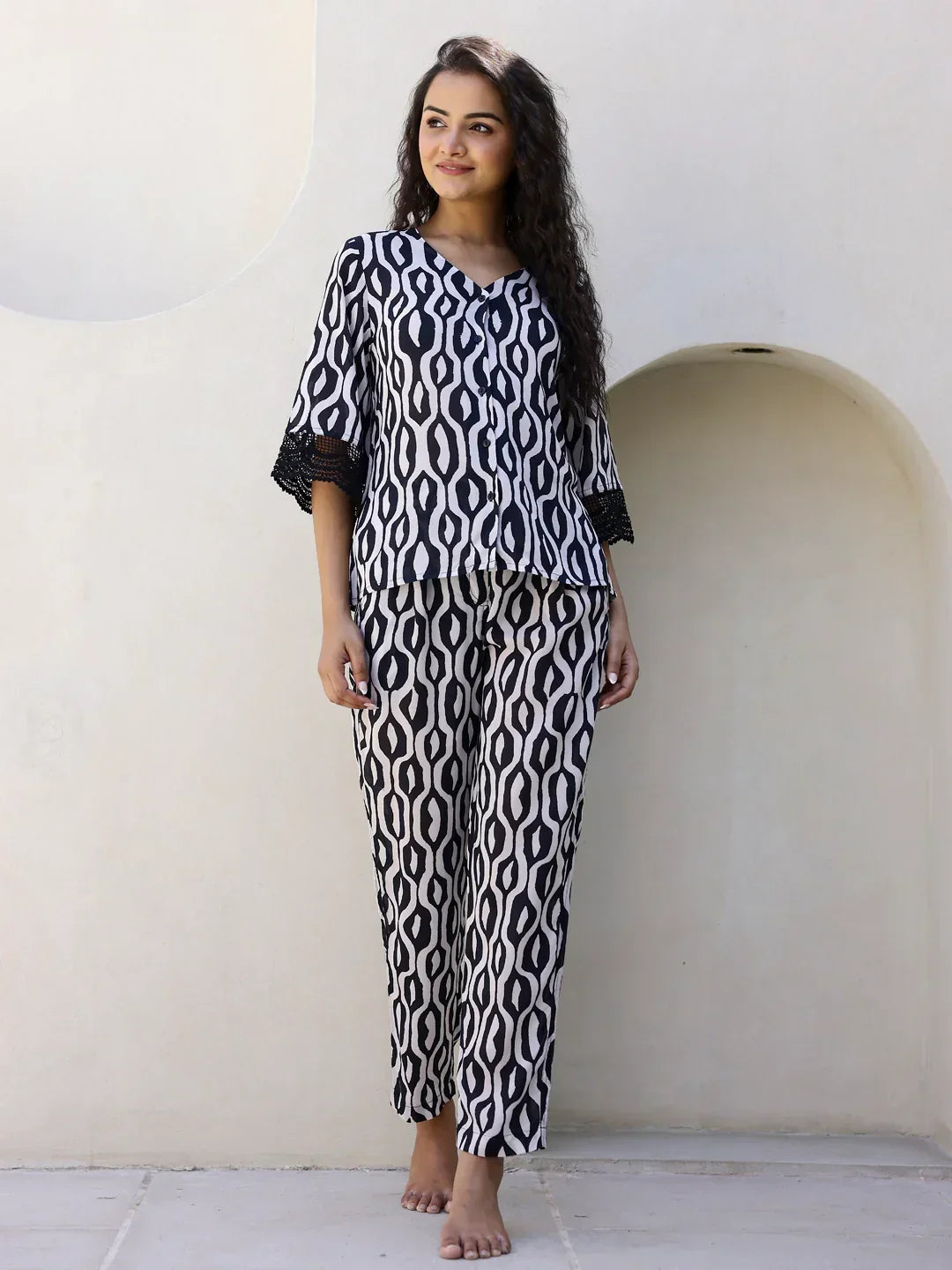 Black and White Geometric Cotton Night Suit - SanskrutiHomes