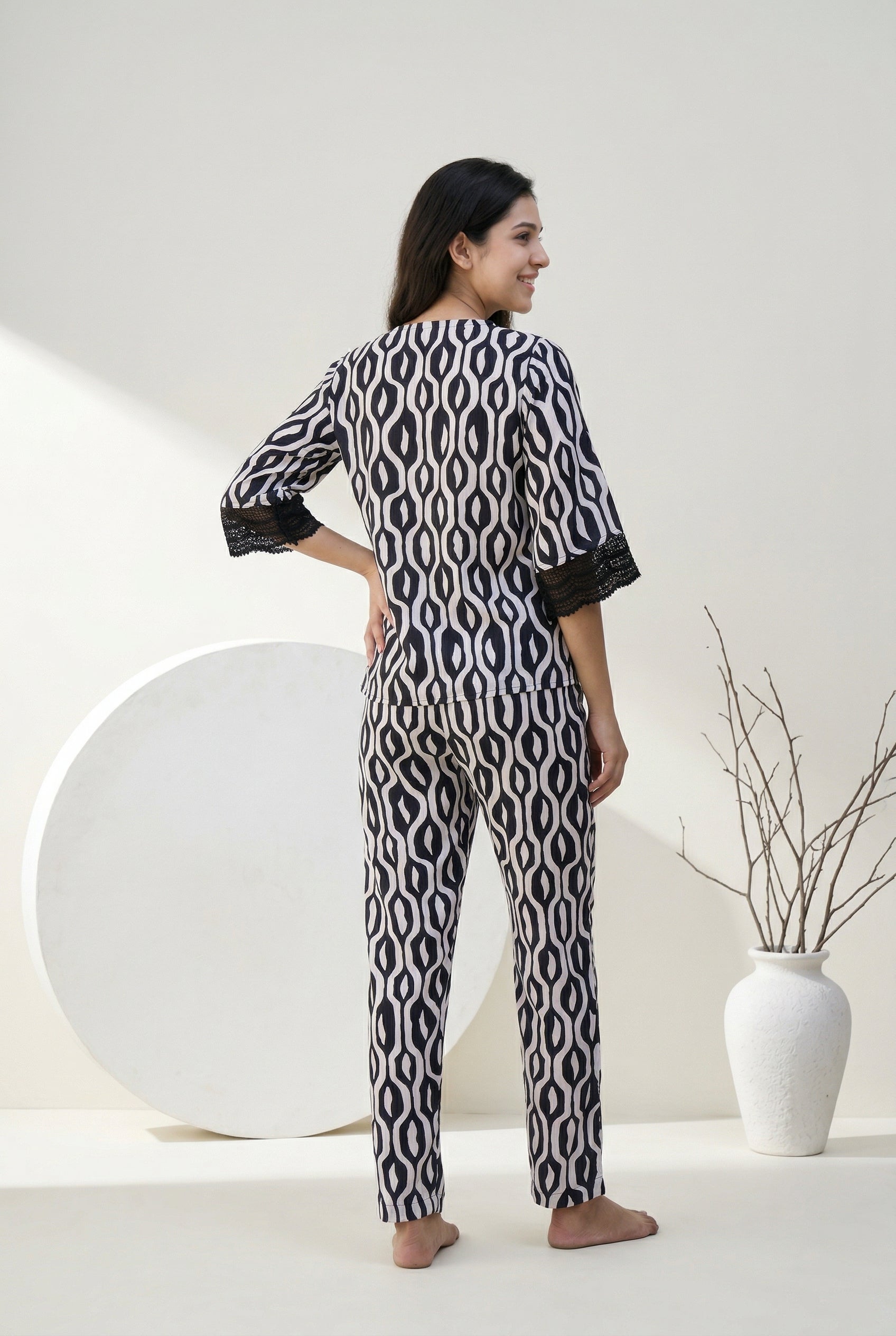 Black V-Neck Geometric Print Cotton Night Suit Fr Women