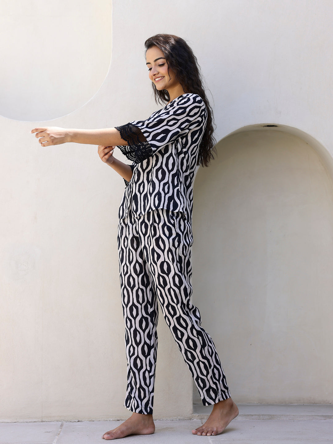Black and White Geometric Cotton Night Suit - SanskrutiHomes