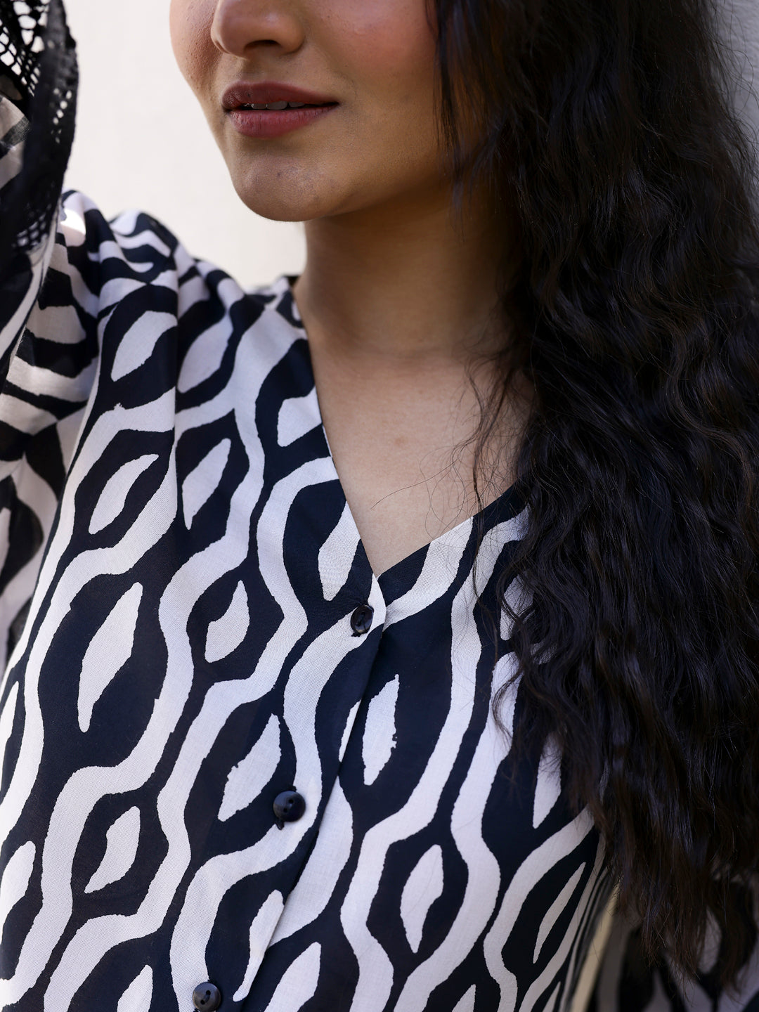 Black and White Geometric Cotton Night Suit - SanskrutiHomes