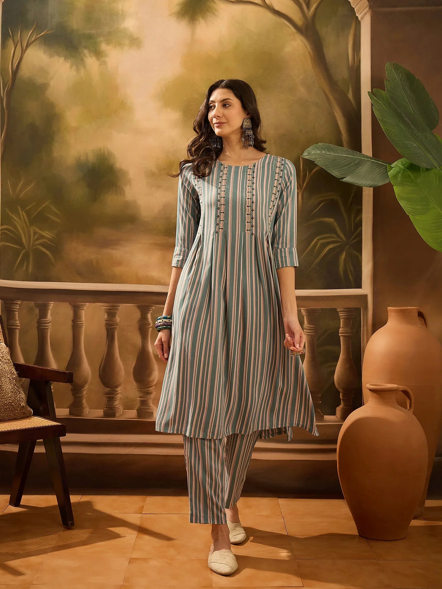 Green Viscose Rayon Round Neck Kurta Set For Women - SanskrutiHomes