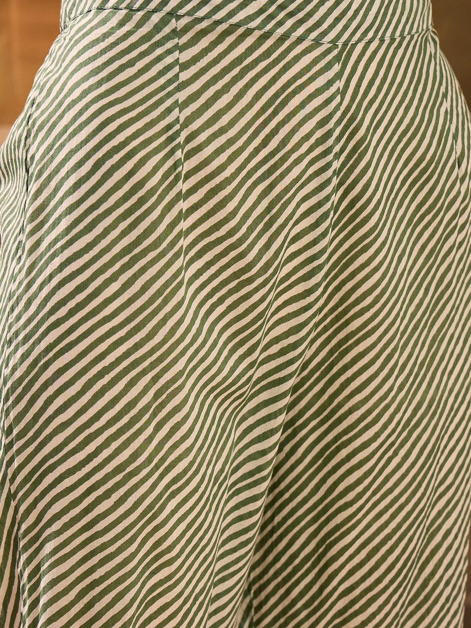 Green Pure Cotton V-Neck Kurta Set For Women