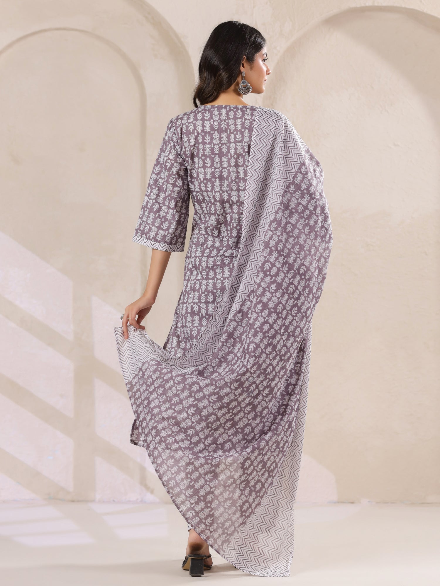 Grey Flower Printed Round Neck Cotton Kurta Set With Dupatta