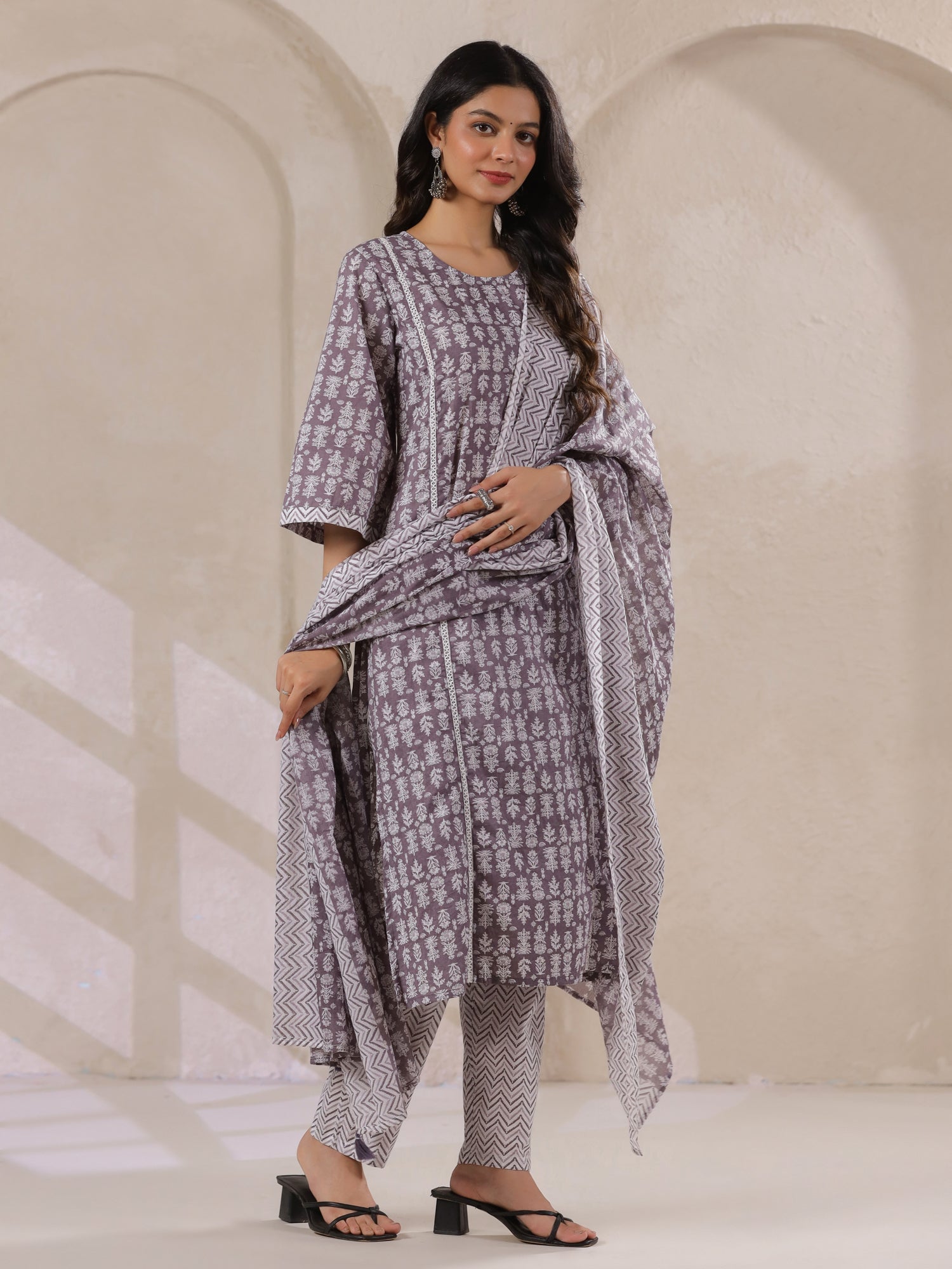 Grey Flower Printed Round Neck Cotton Kurta Set With Dupatta