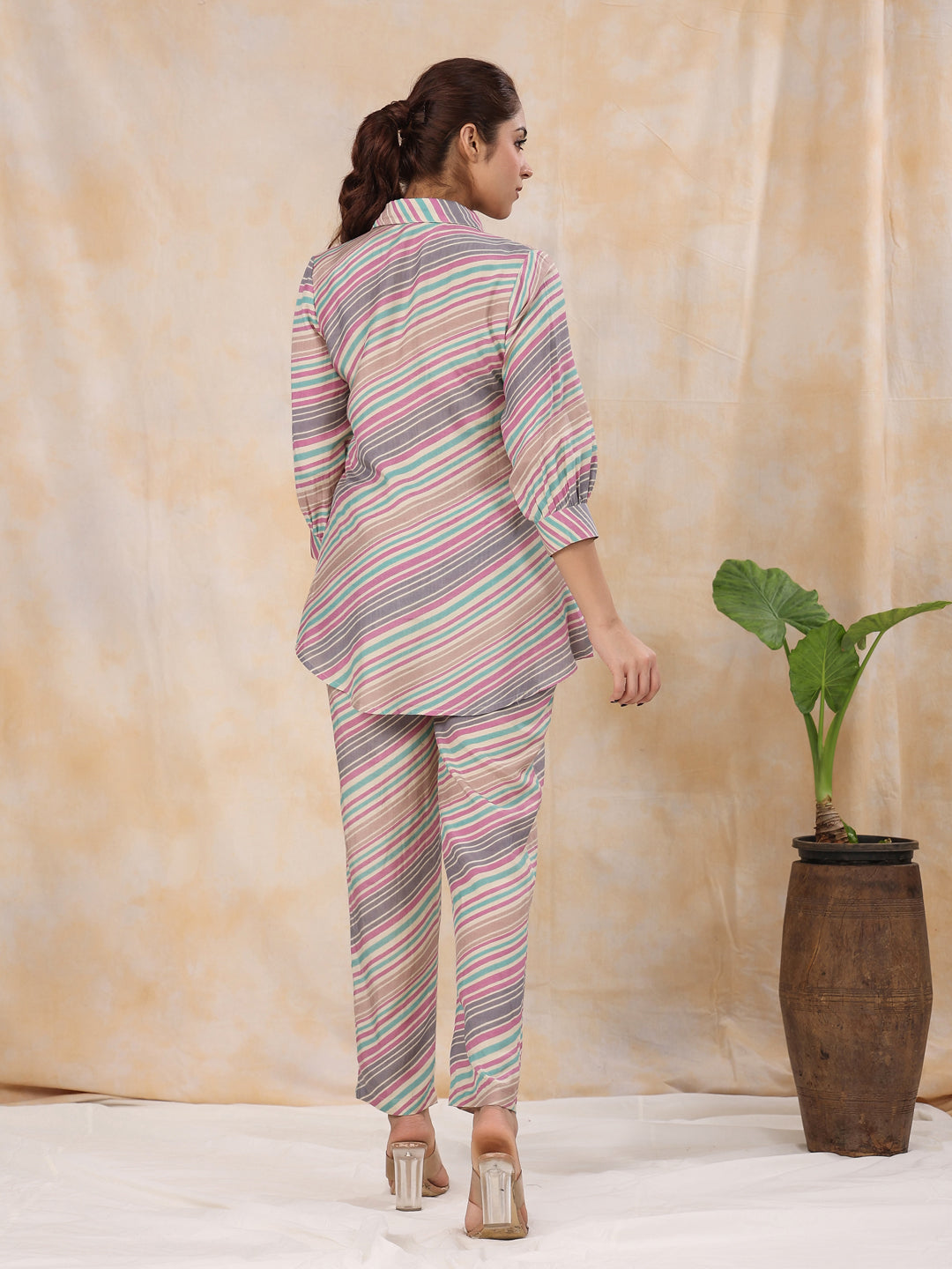 Strips Printed Shirt Collar Kurta Set