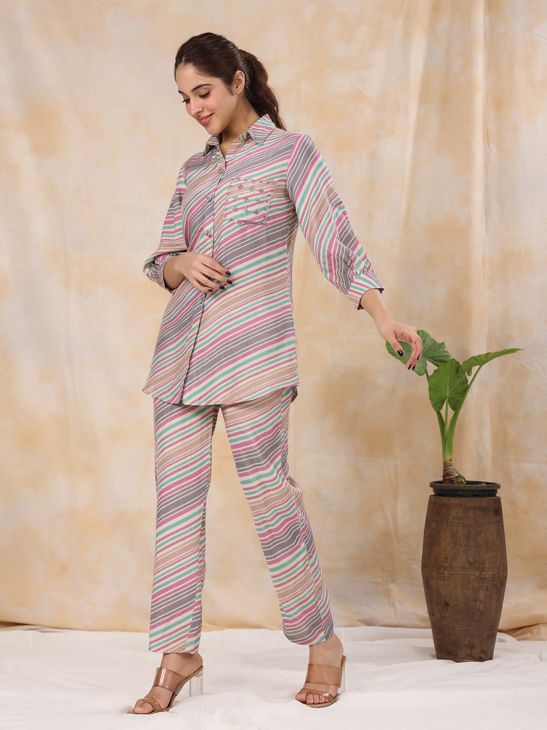 Strips Printed Shirt Collar Kurta Set - SanskrutiHomes