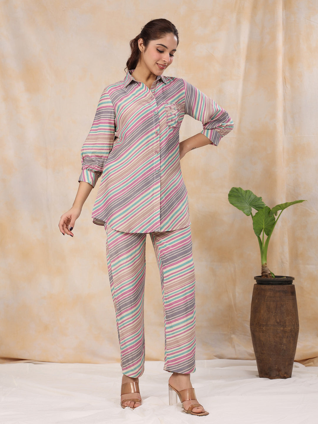 Strips Printed Shirt Collar Kurta Set - SanskrutiHomes