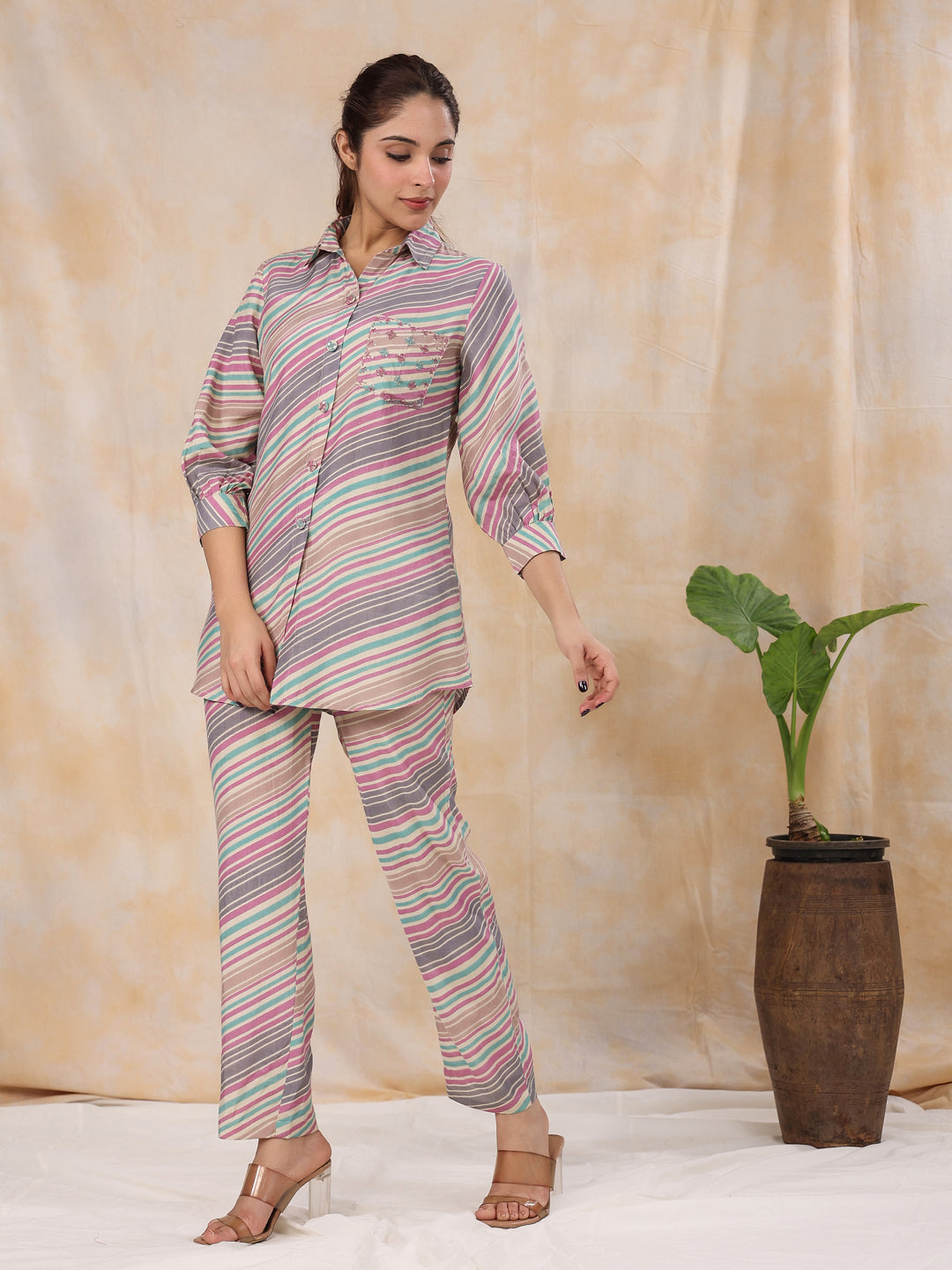 Strips Printed Shirt Collar Kurta Set