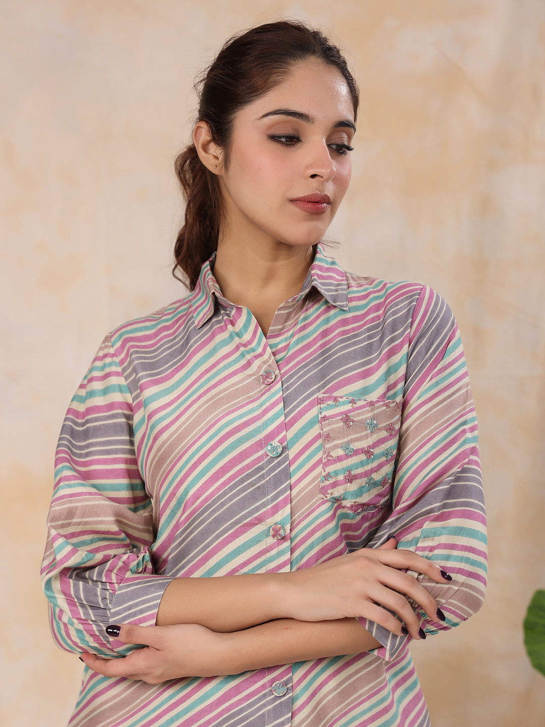 Strips Printed Shirt Collar Kurta Set