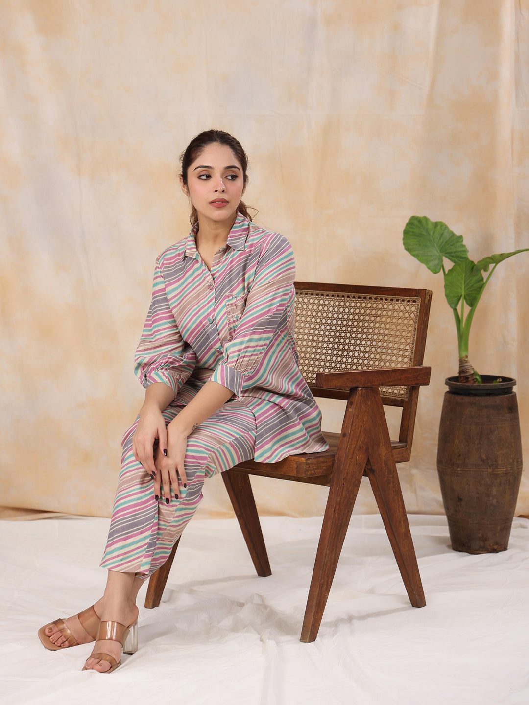 Strips Printed Shirt Collar Kurta Set