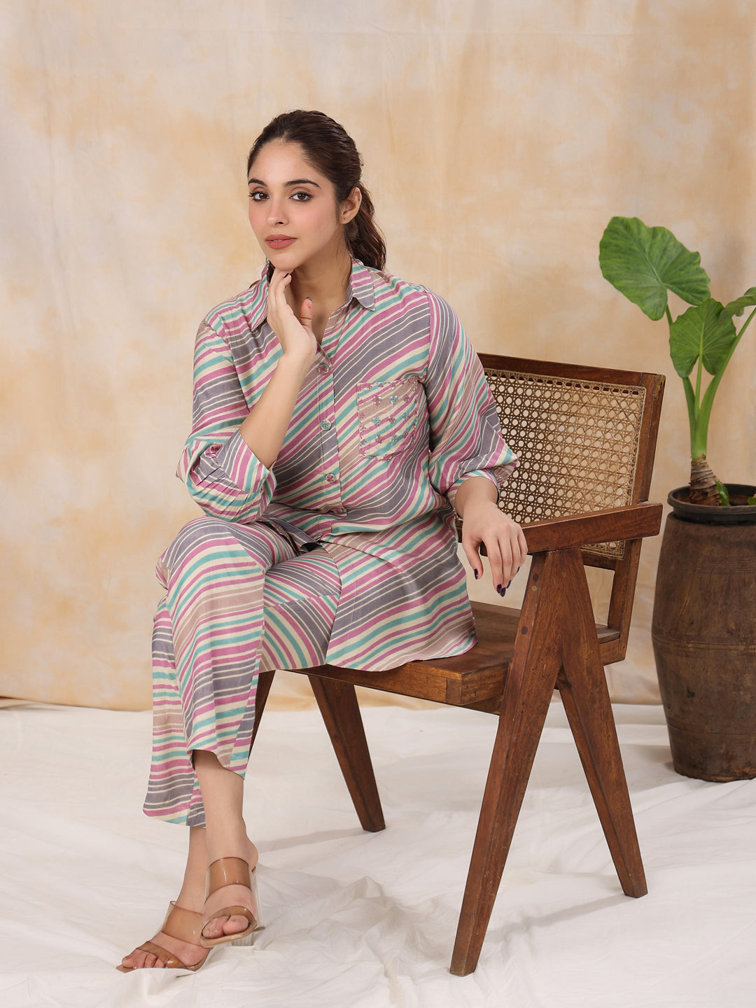 Strips Printed Shirt Collar Kurta Set