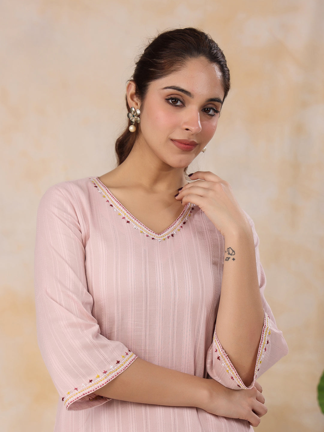 Women' s Woven Design Solid Pure Cotton Straight Kurta with Trousers