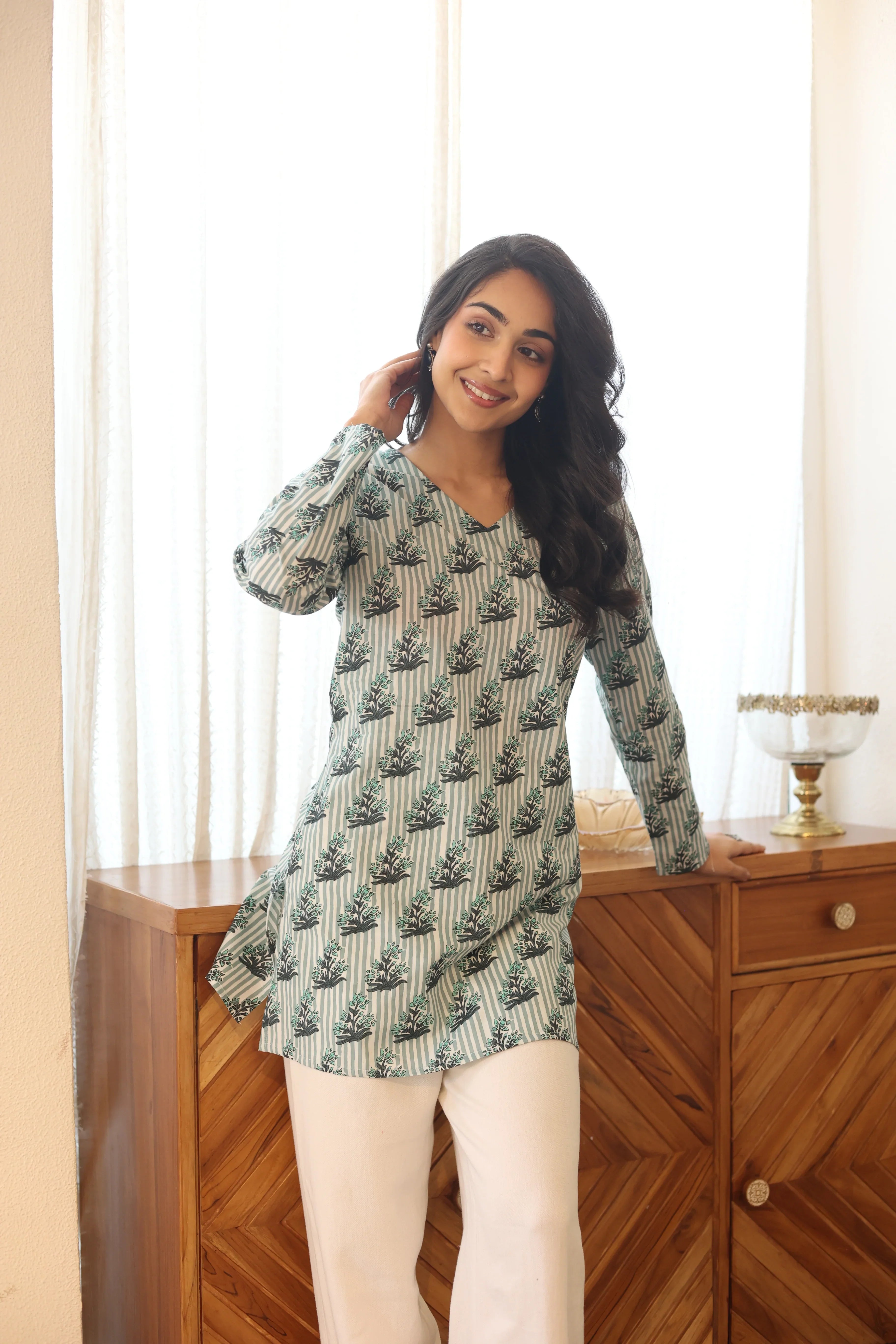 Green Floral Print Cotton V-Neck Top For Women