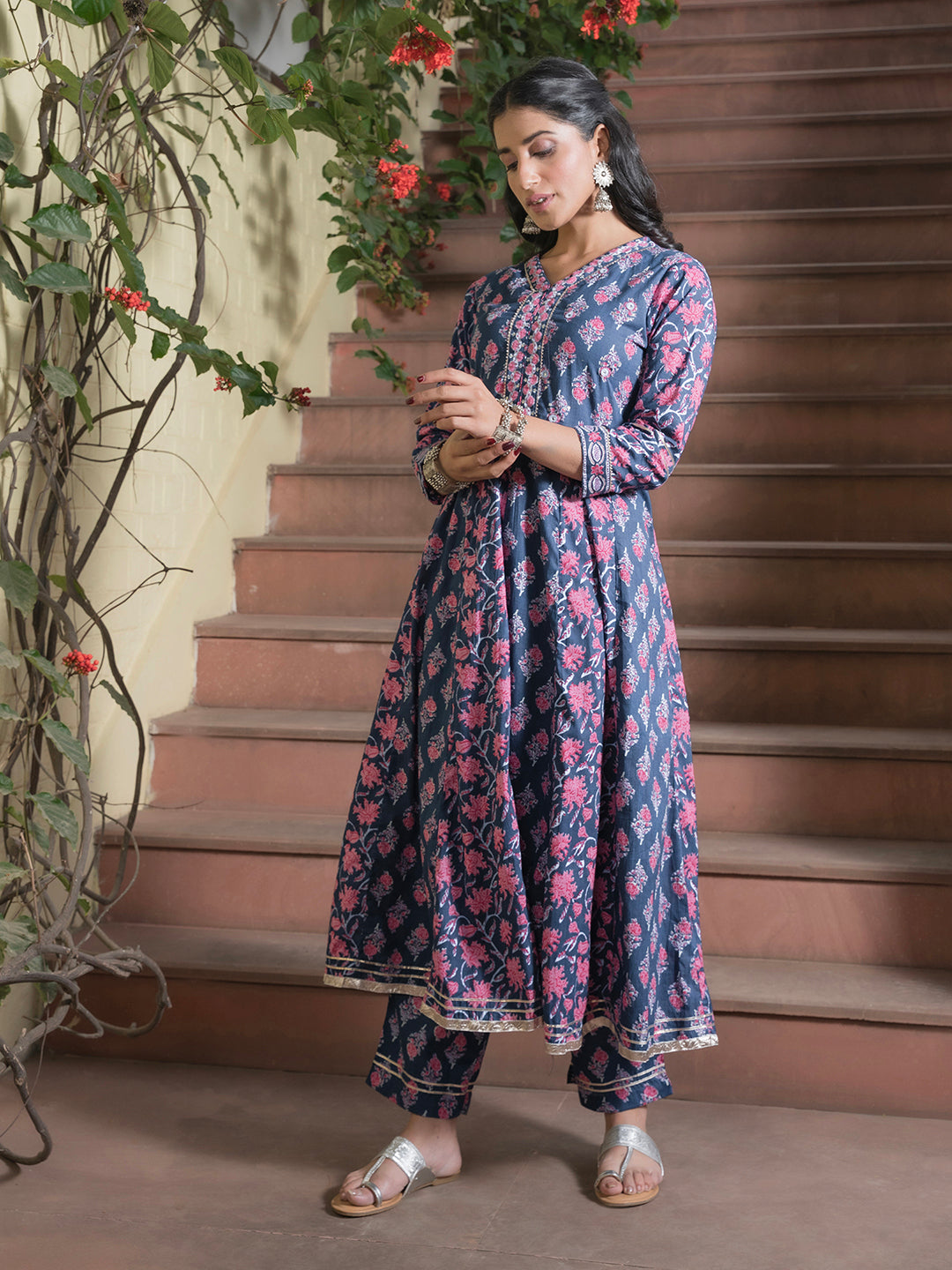 Women set of Pure Cotton 3 pcs Blue Colour Flared Printed Kurta Sets