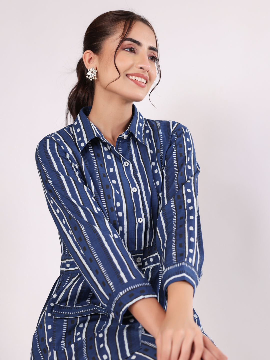 Blue Strait Line Printed Night Suit - SanskrutiHomes