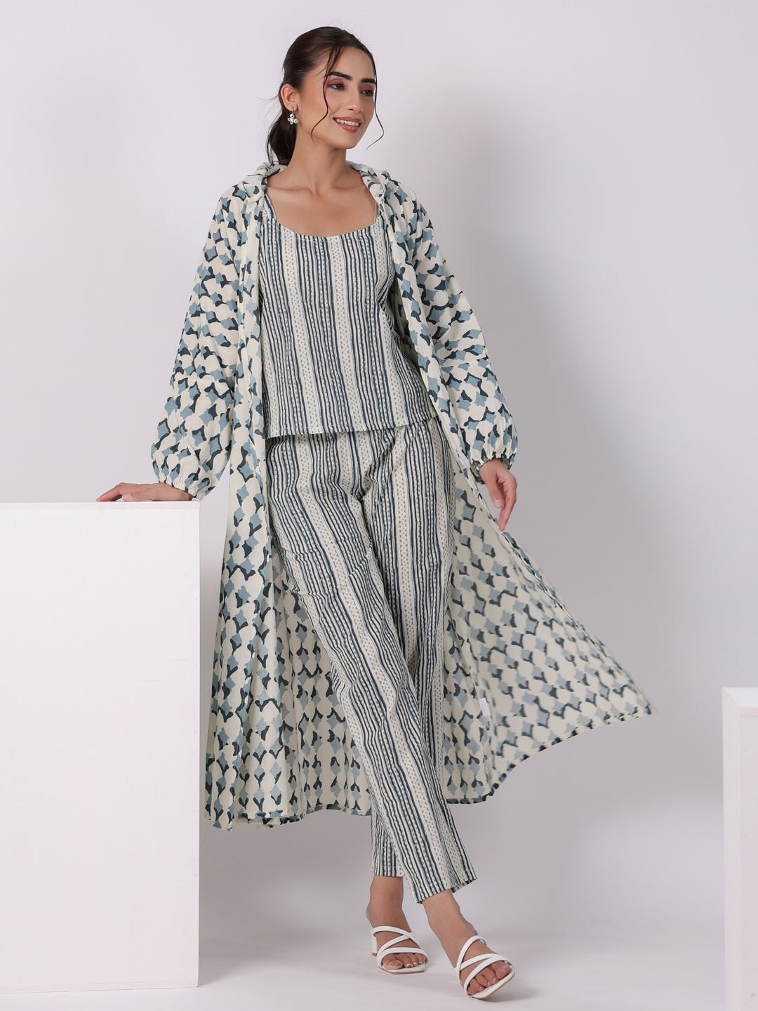 Blue & White 3 Piece Robe Loungewear Set - SanskrutiHomes