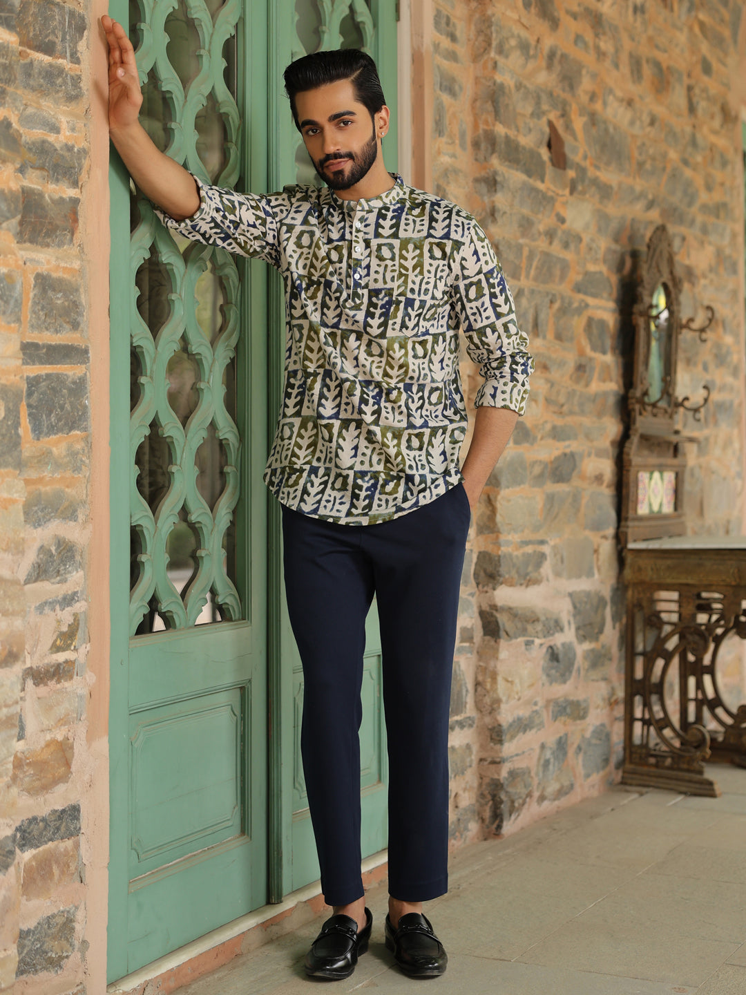 Men's Ethnic Motifs Pure Cotton Navy Blue Printed Kurta - SanskrutiHomes
