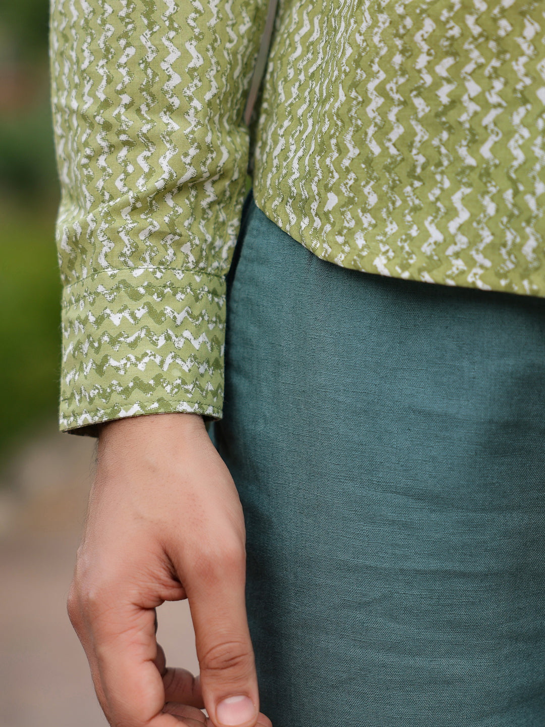 Men's Pure Cotton Green Casual Shirt - SanskrutiHomes