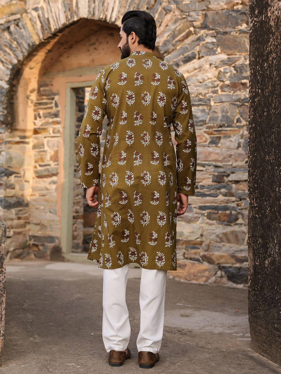 Men's Ethnic Motifs Pure Cotton Olive Printed Kurta - SanskrutiHomes