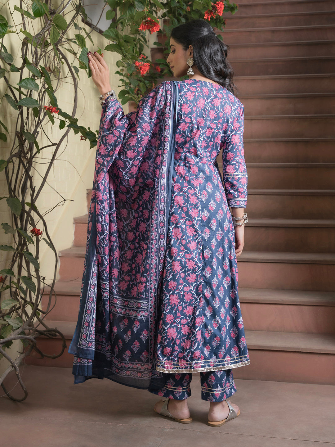 Women Set Of Pure Cotton 3 Pcs Blue Colour Flared Printed Kurta Sets