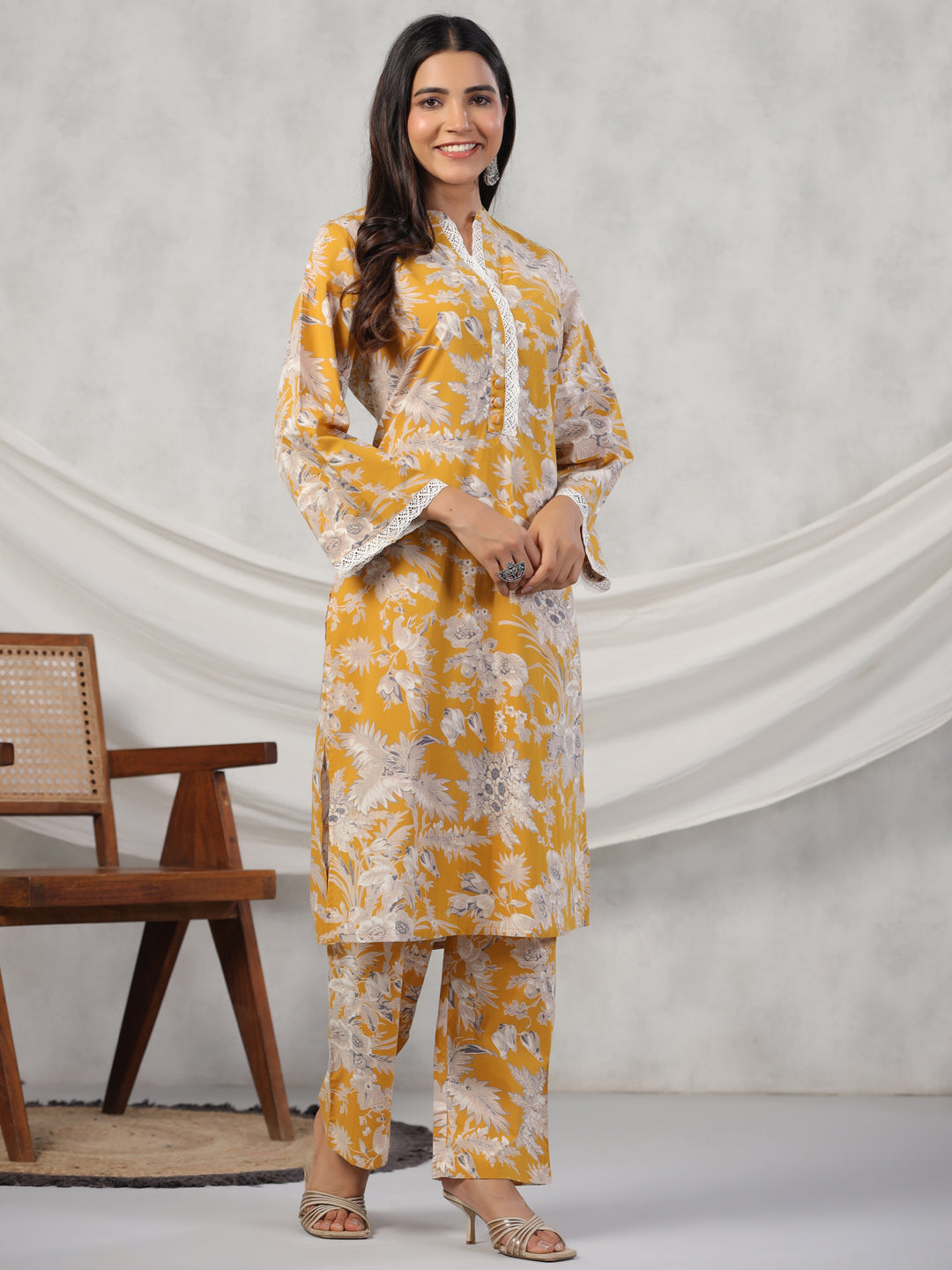 Women Pure Cotton Kurta With Pajama