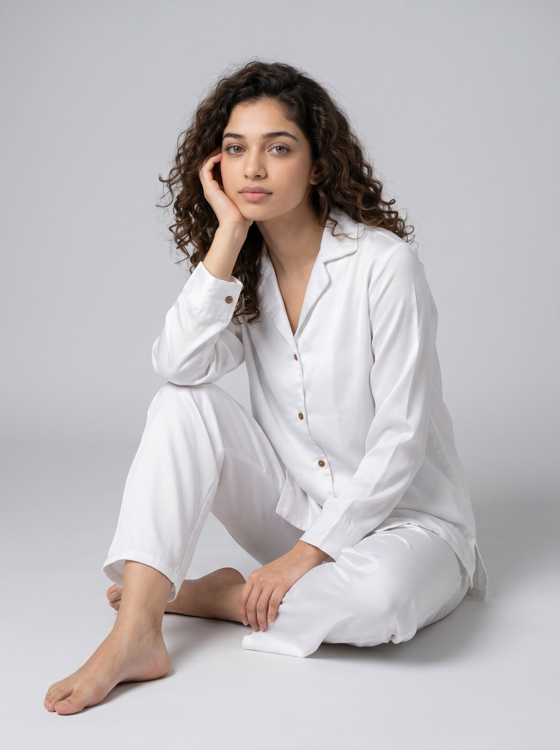 White Solid Lapel Collar Pure Silk Night Suit For Women