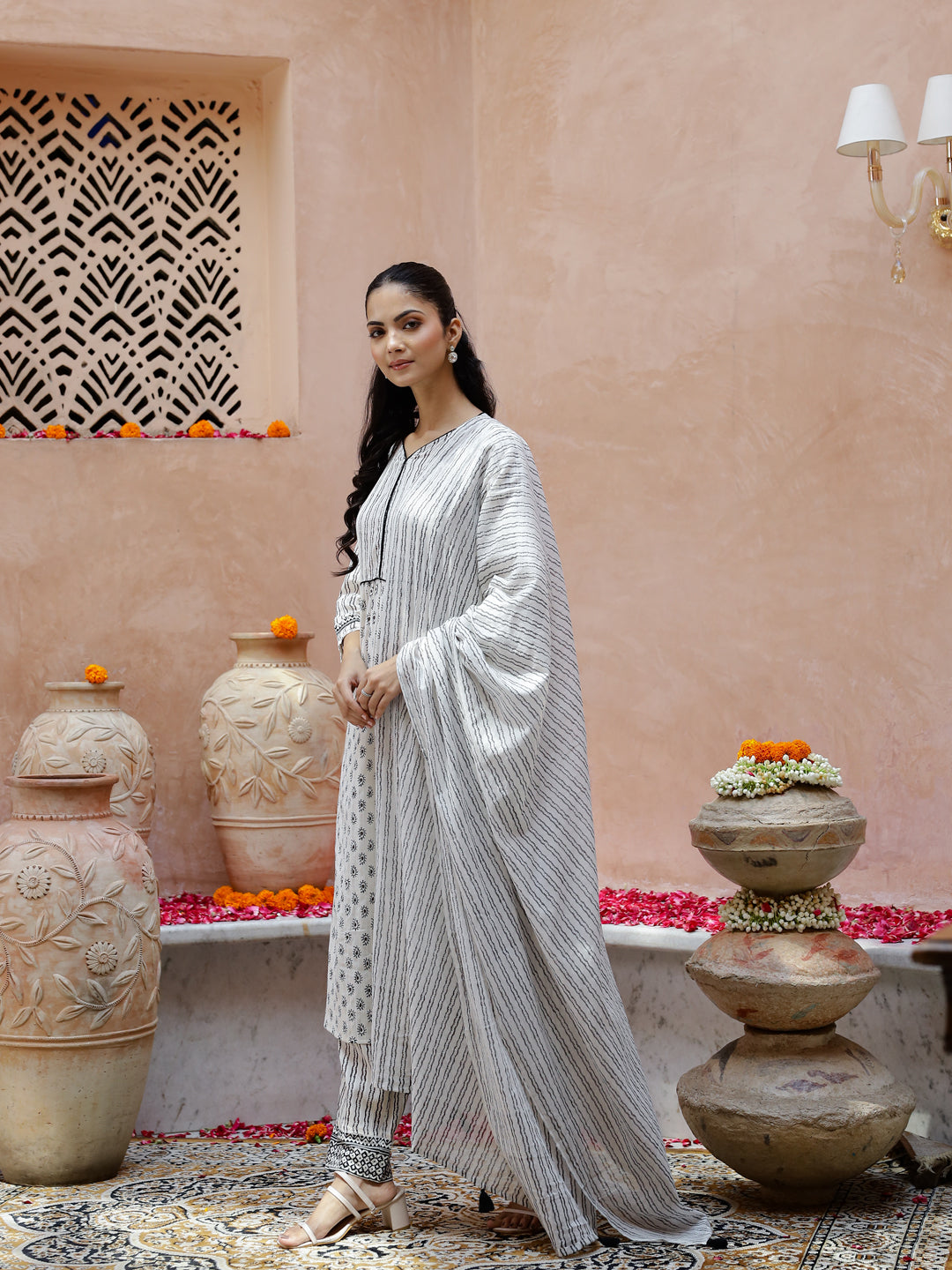 White Cotton Kurta Set With Duptta For Women