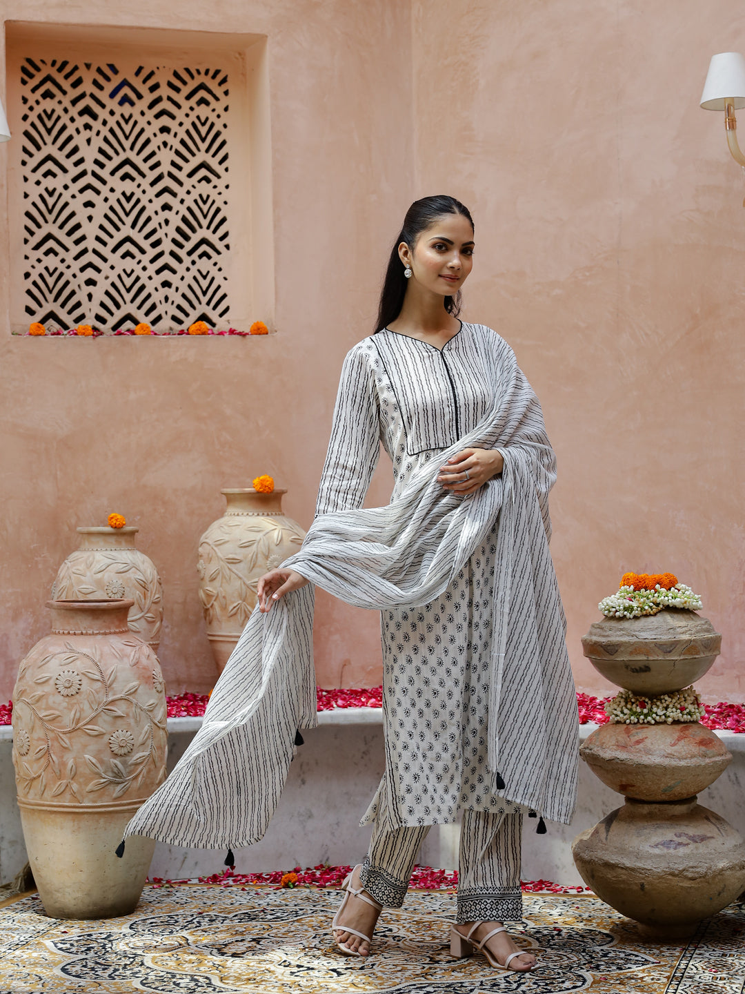 White Cotton Kurta Set With Duptta For Women