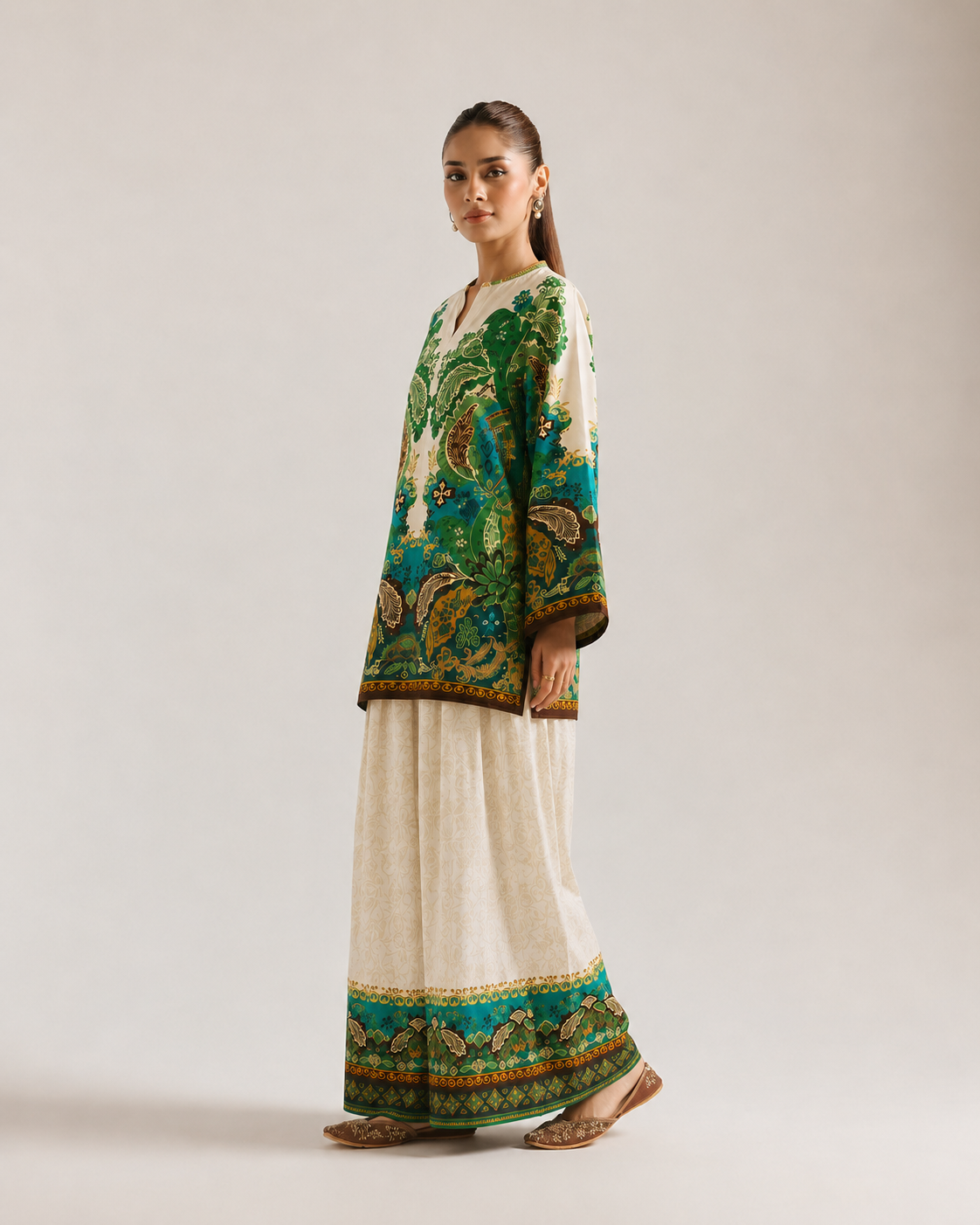 Off White Ethnic Paisley Print V-Neck Farsi Salwar Co-Ord Set For Women