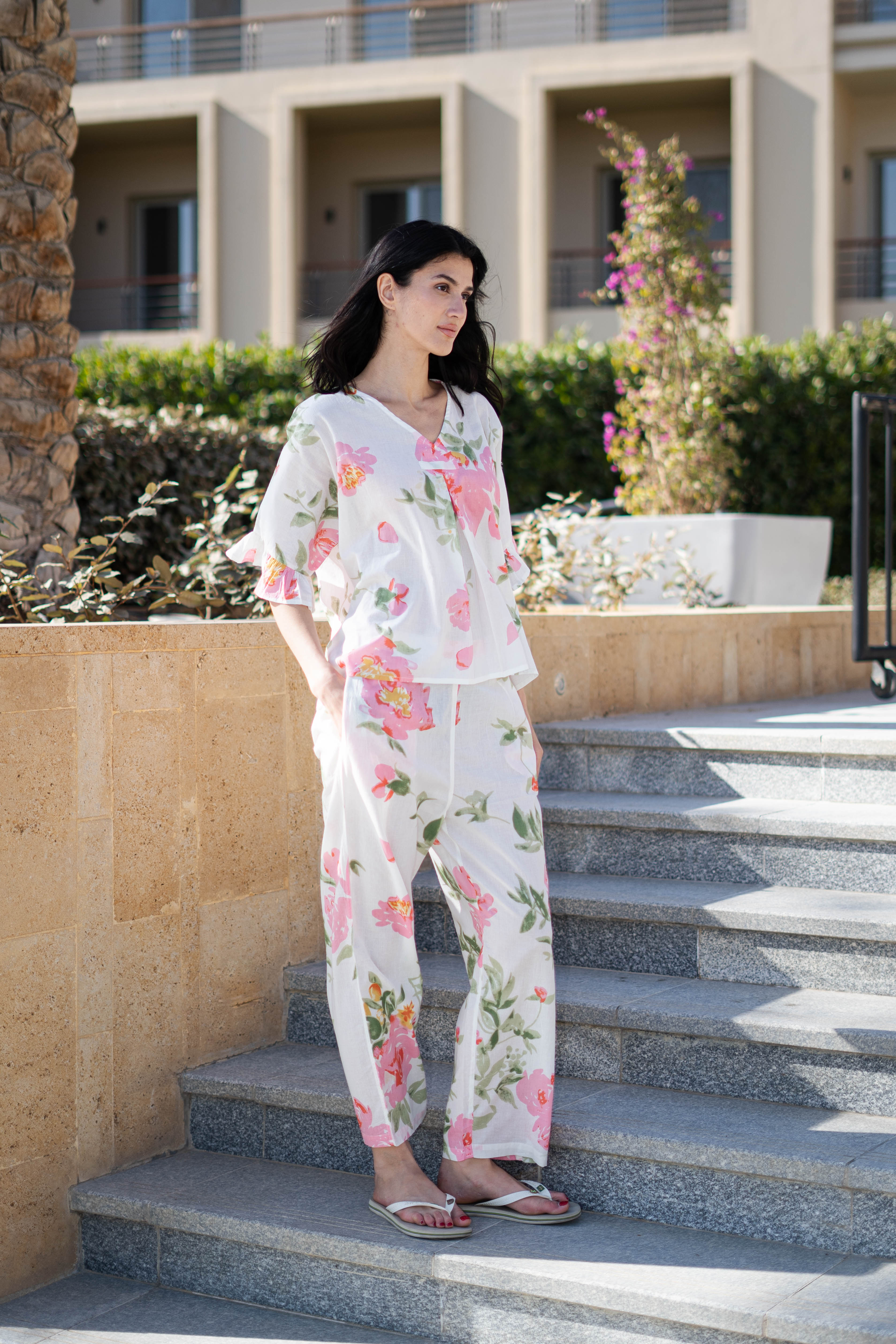 White V-Neck Floral Printed Night Suit for Women - SanskrutiHomes