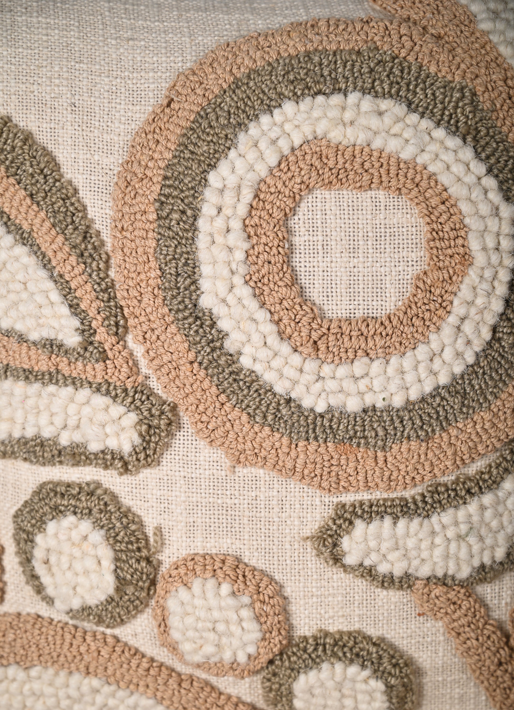 Beige Color Truffted Cotton Cushion Cover