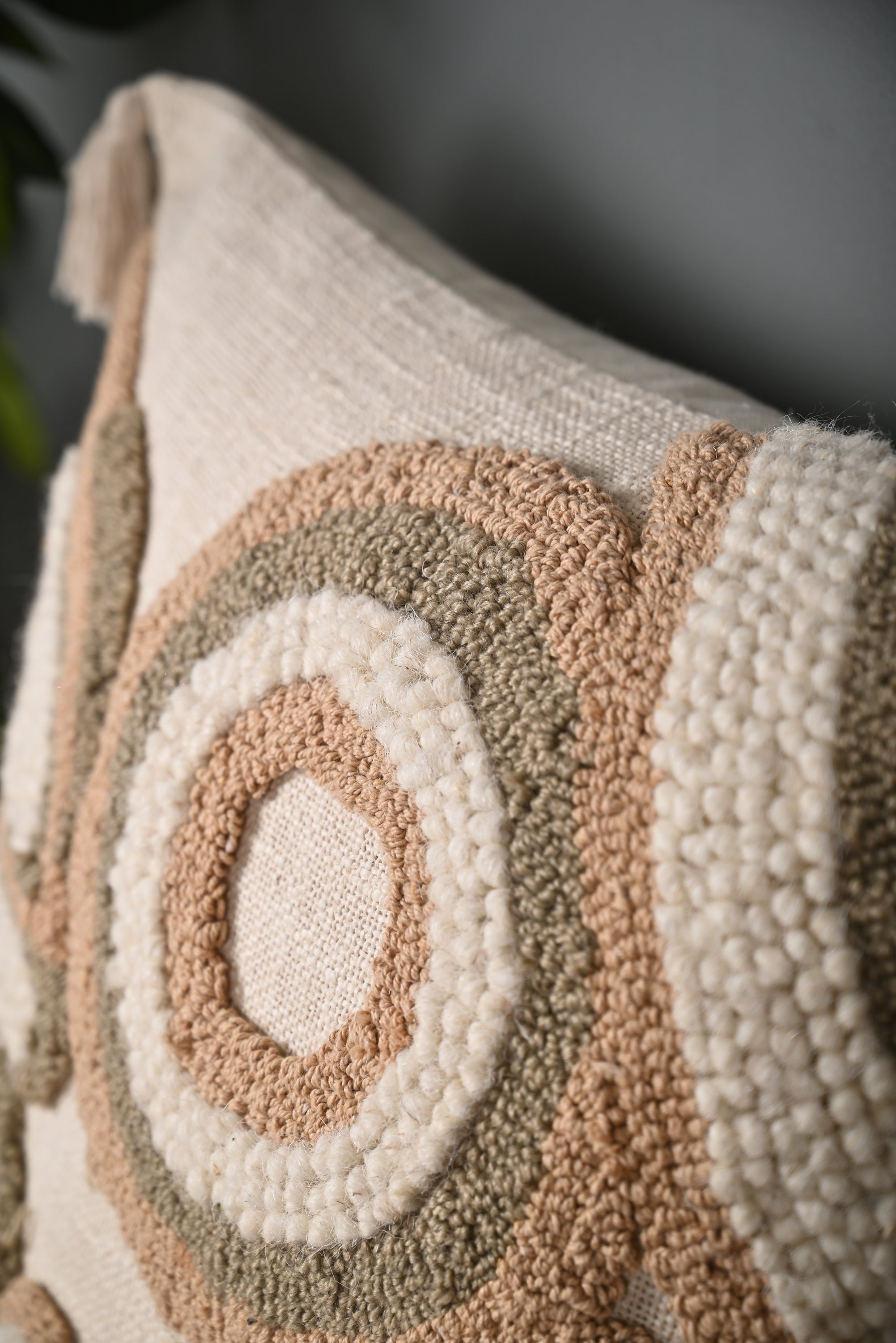 Beige Color Truffted Cotton Cushion Cover