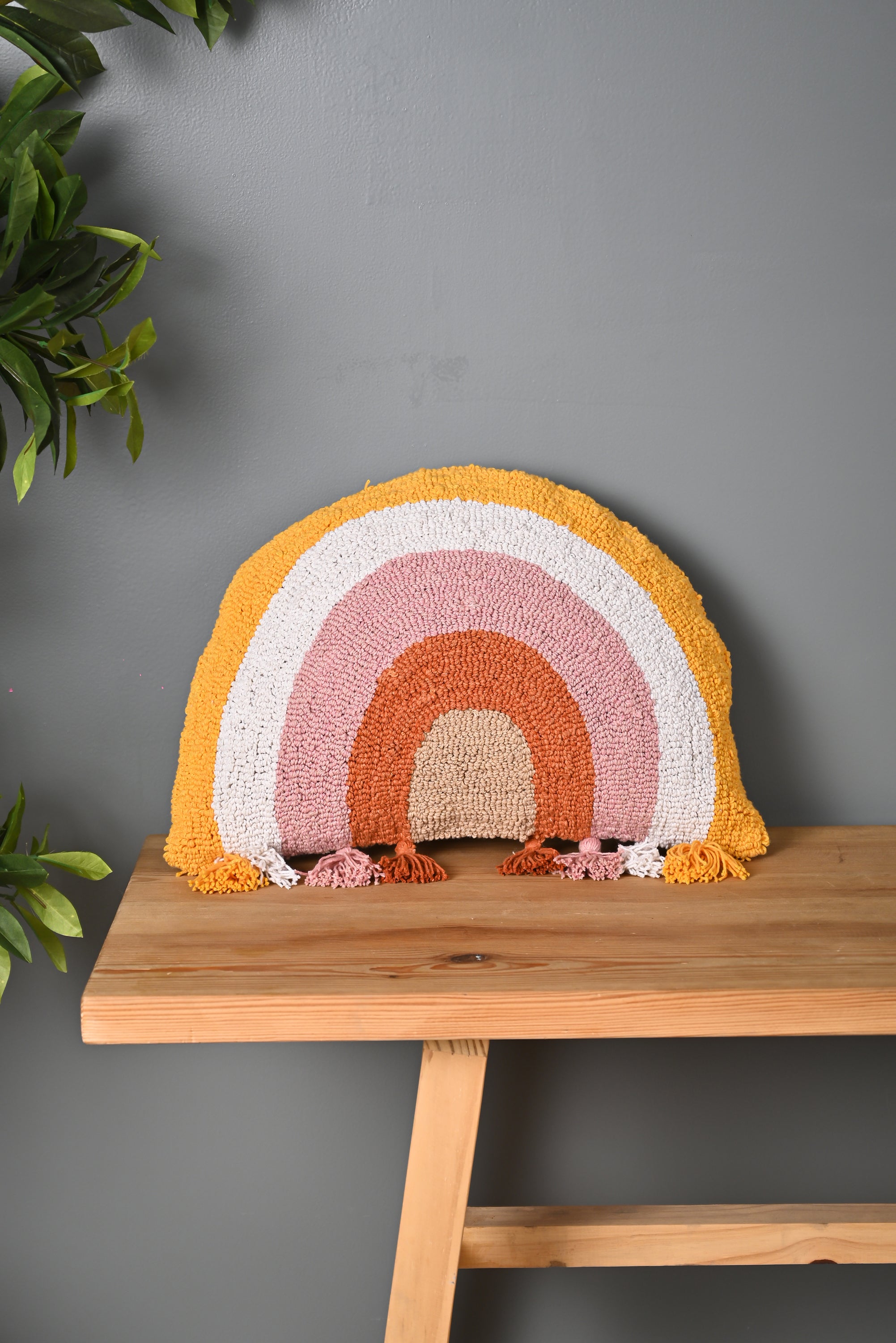 Half Round Shape Multicolor Truffted Cushion Cover