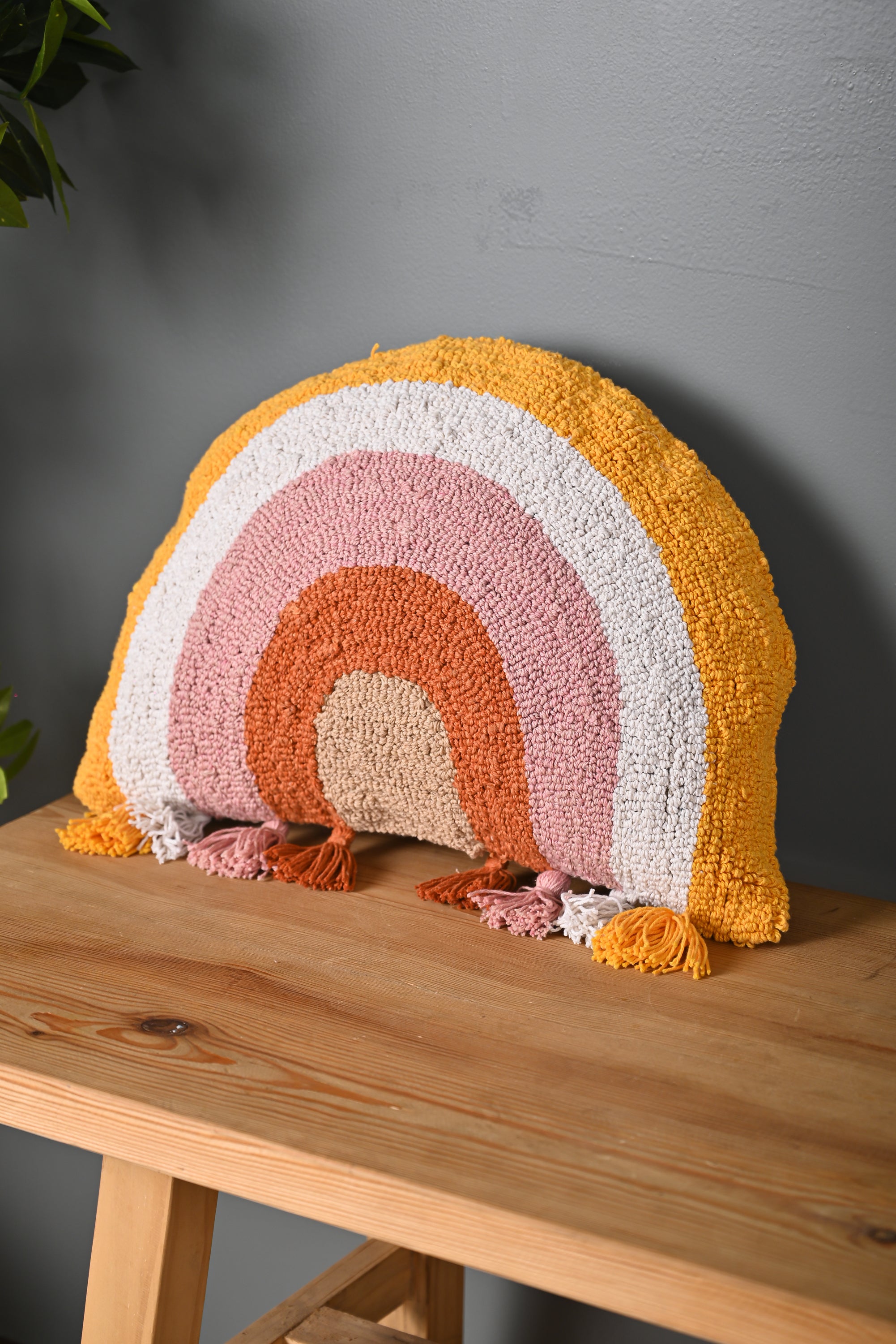 Half Round Shape Multicolor Truffted Cushion Cover