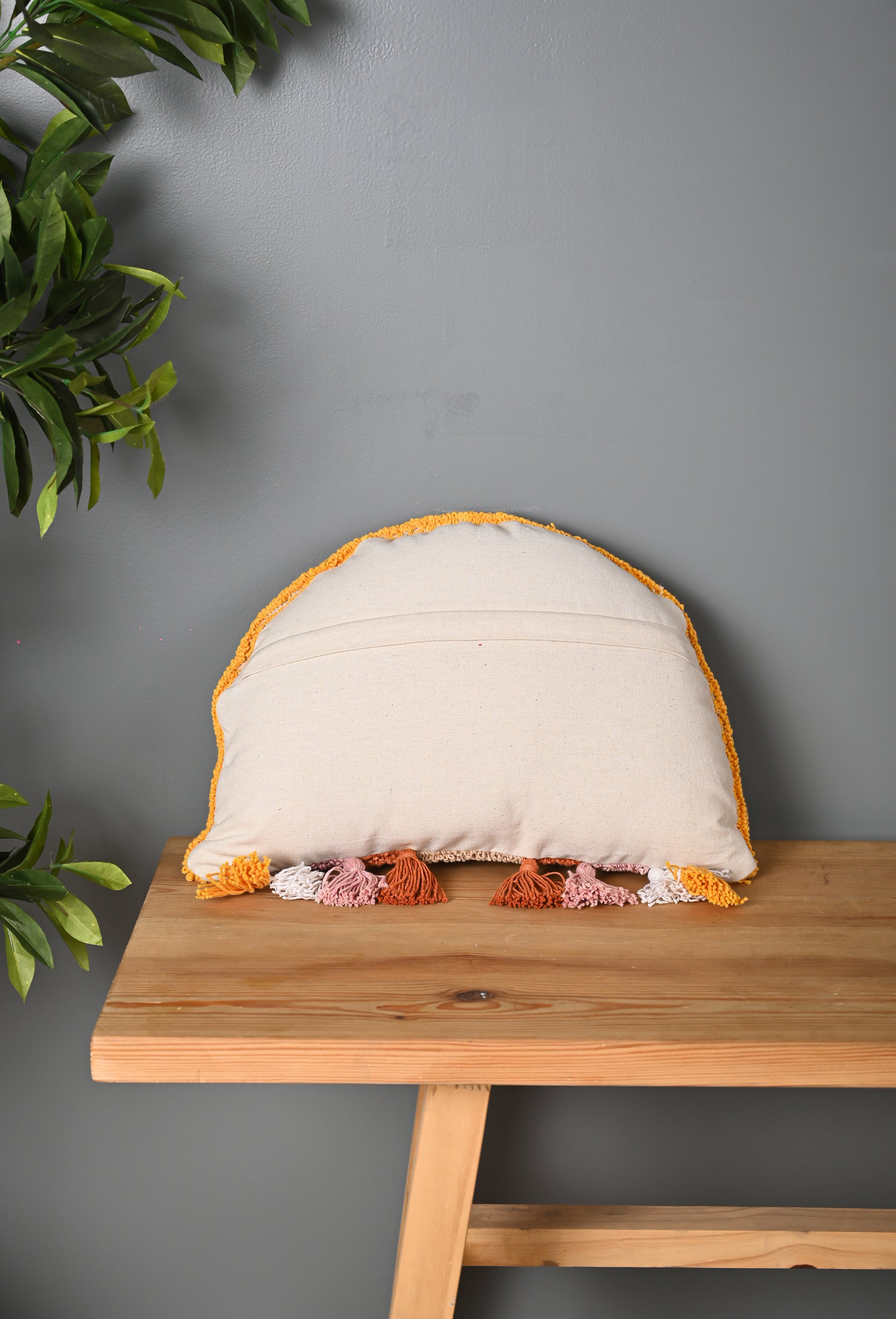 Half Round Shape Multicolor Truffted Cushion Cover