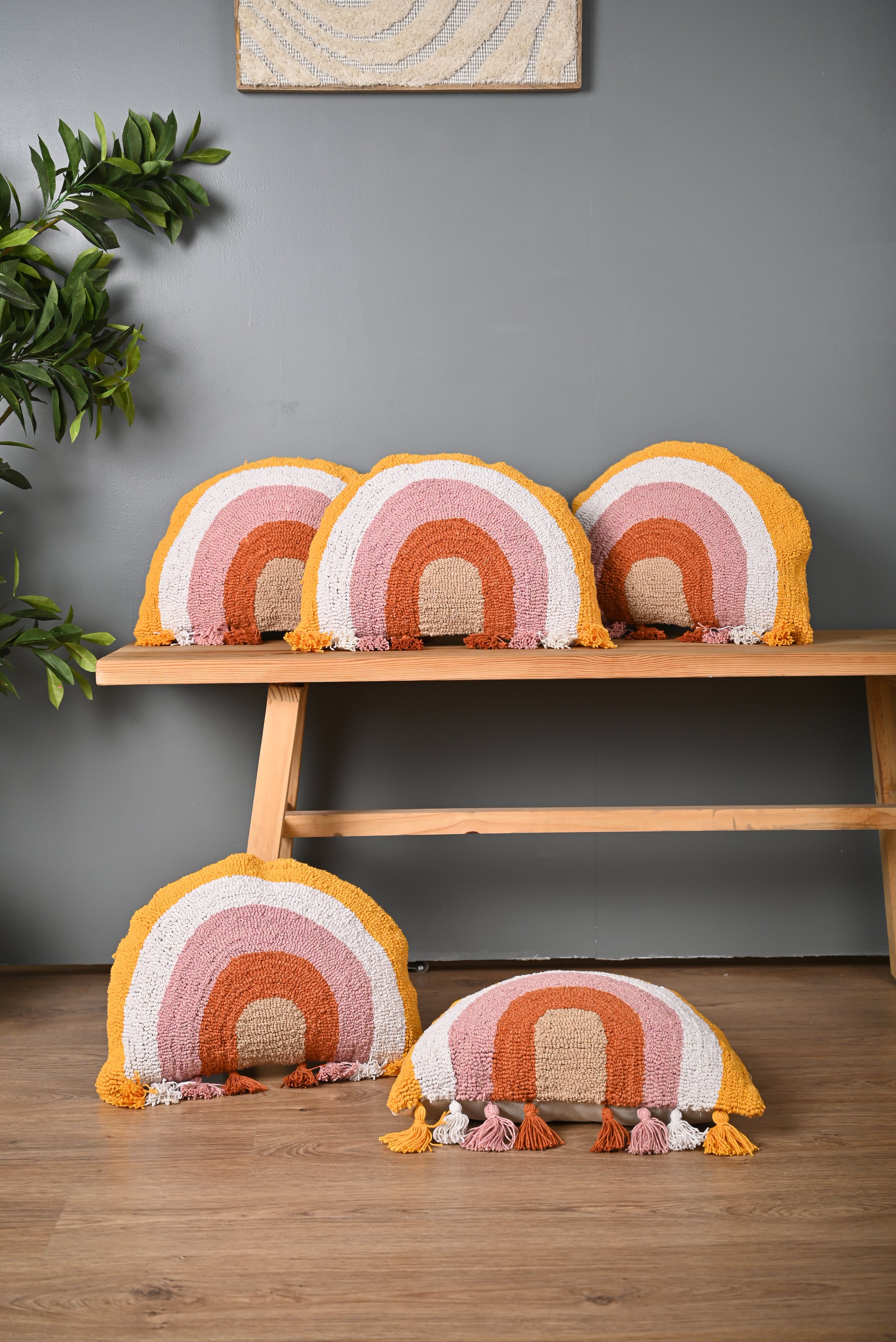 Half Round Shape Multicolor Truffted Cushion Cover