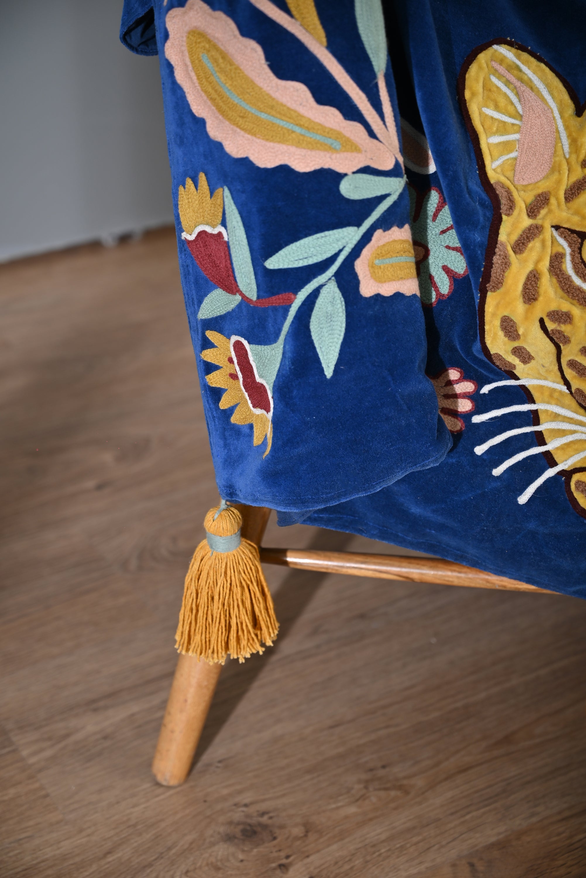 Blue Color Animal Embroidery Throw