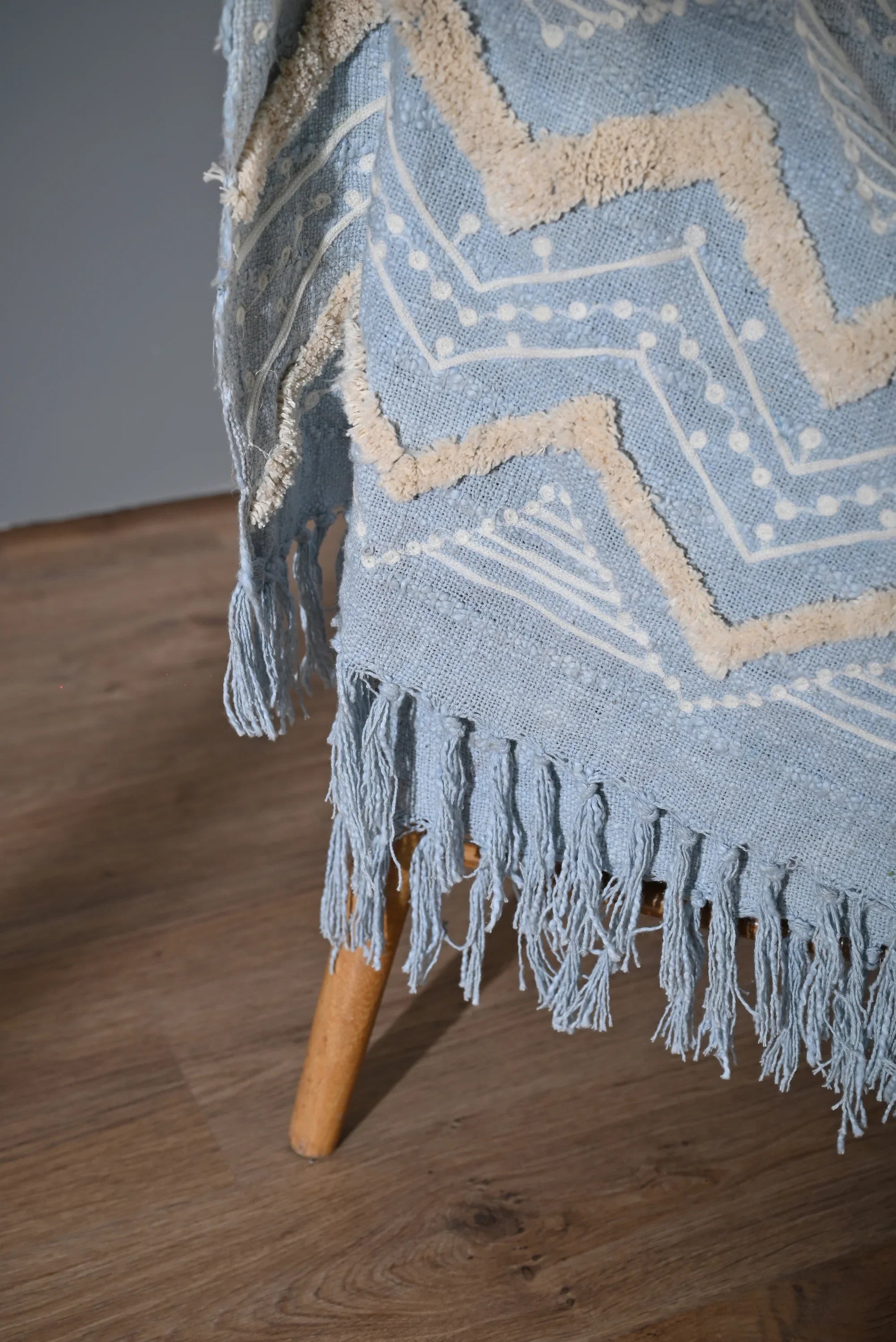 Blue Color Zig Zag Design Embroidery Throw
