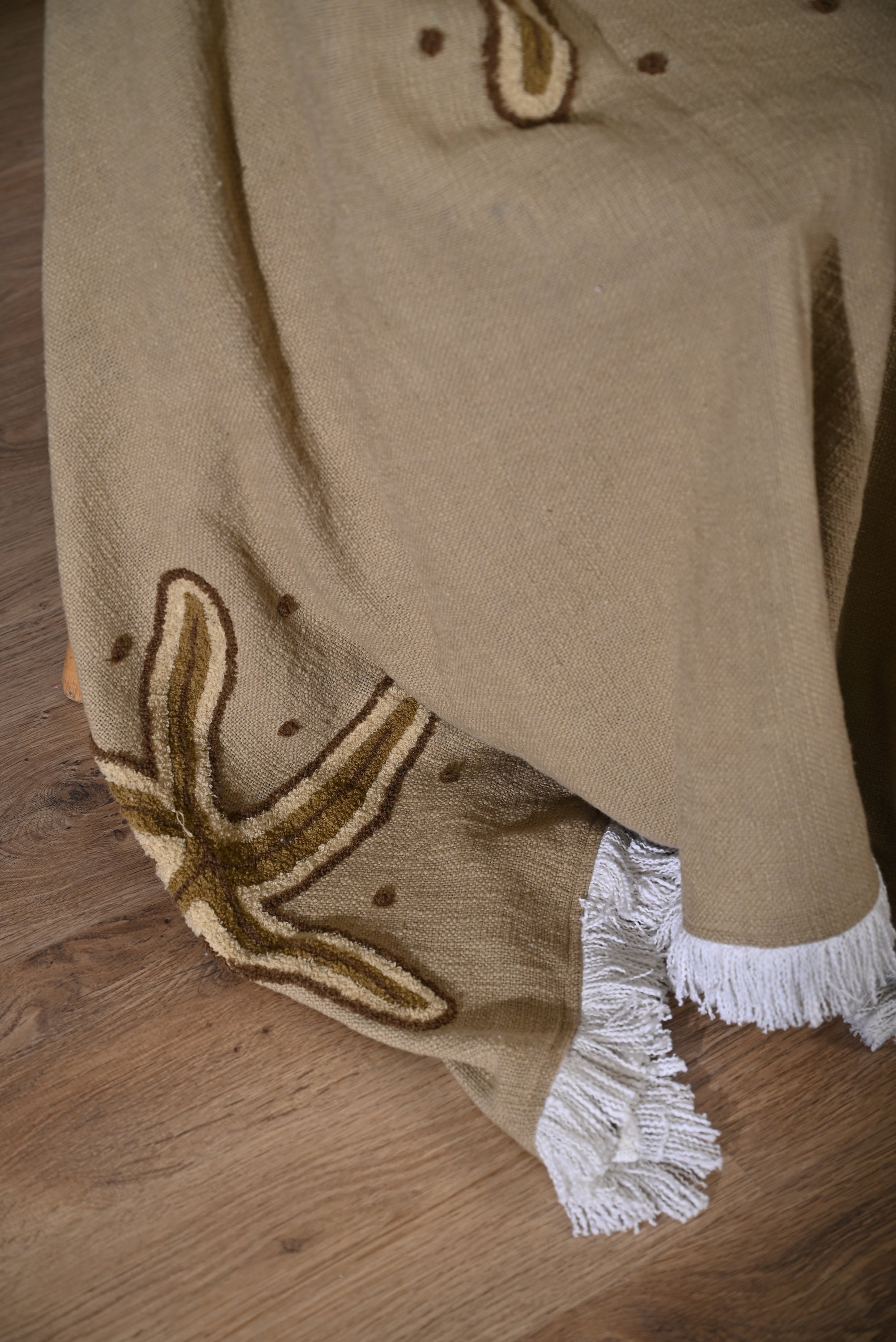 Beige Cotton Throw with Starfish Embroidery and Tassel Edges