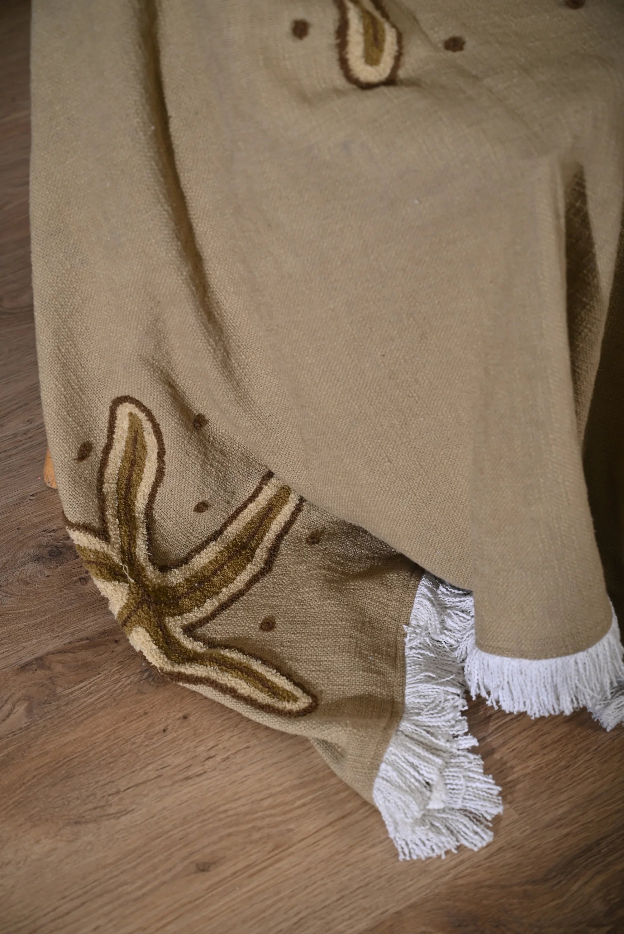 Beige Cotton Throw with Starfish Embroidery and Tassel Edges - SanskrutiHomes