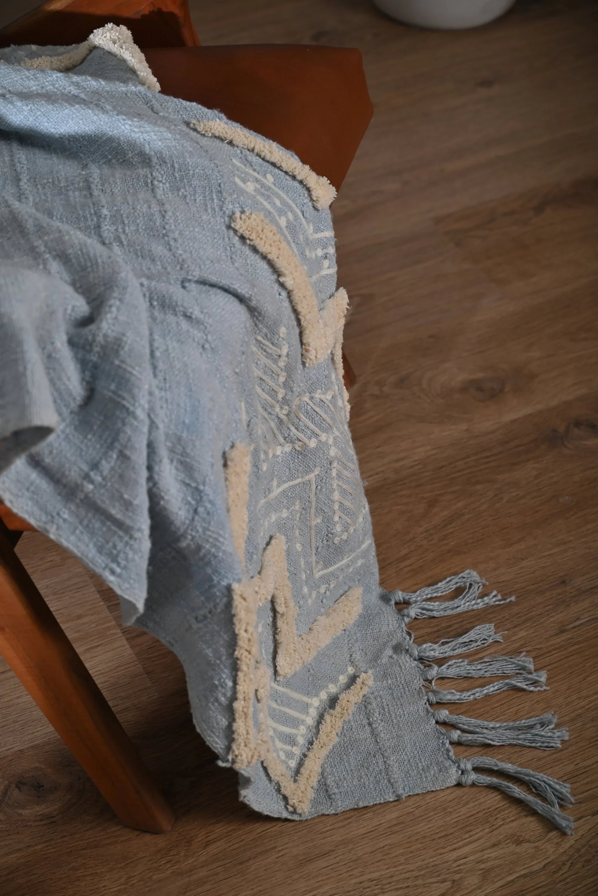 Blue Color Zig Zag Design Embroidery Throw