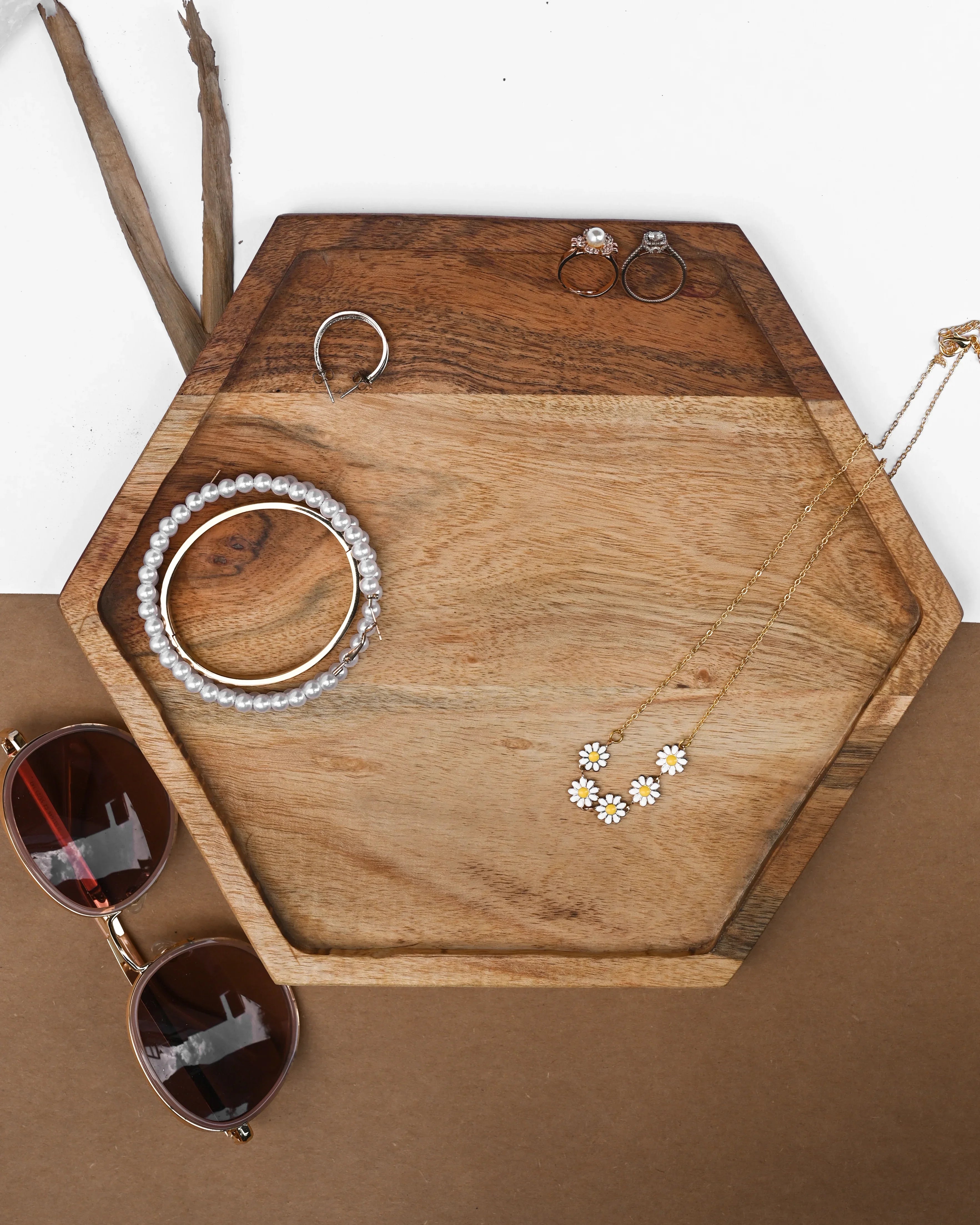 HEXAGON SHAPE WODEEN PLATE - SanskrutiHomes