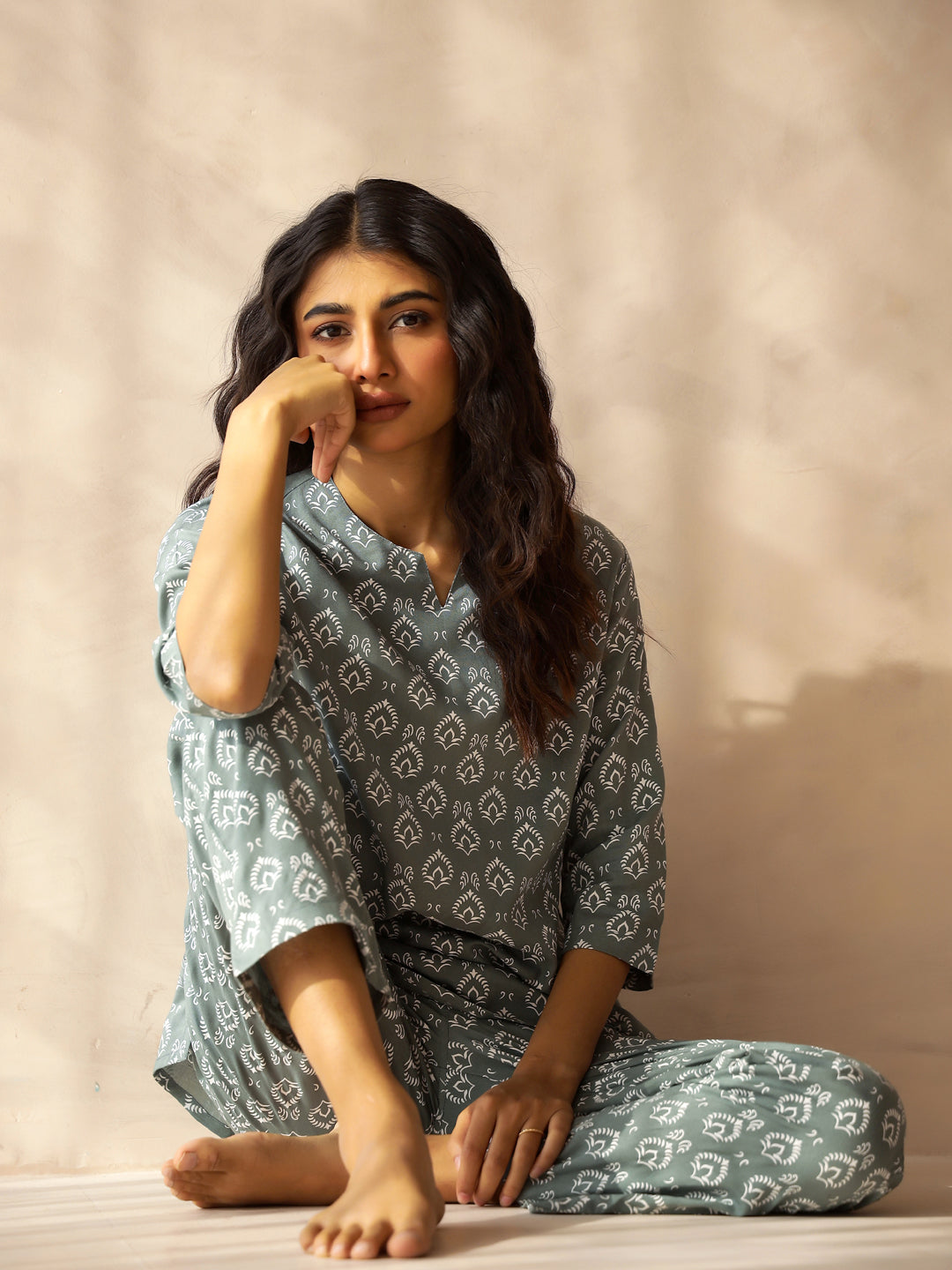 Sea Green Round Neck Viscose Rayon Printed Night Suit For Women