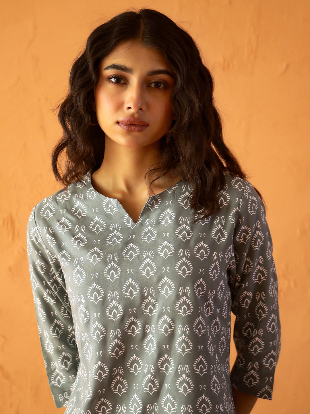 Sea Green Round Neck Viscose Rayon Printed Night Suit For Women