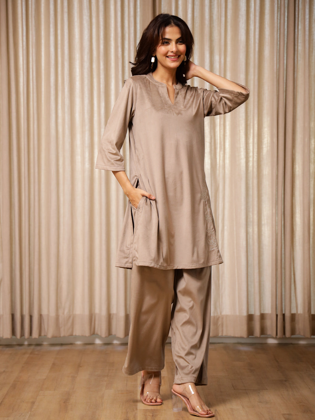 Solid Velvet Kurta Set For Women