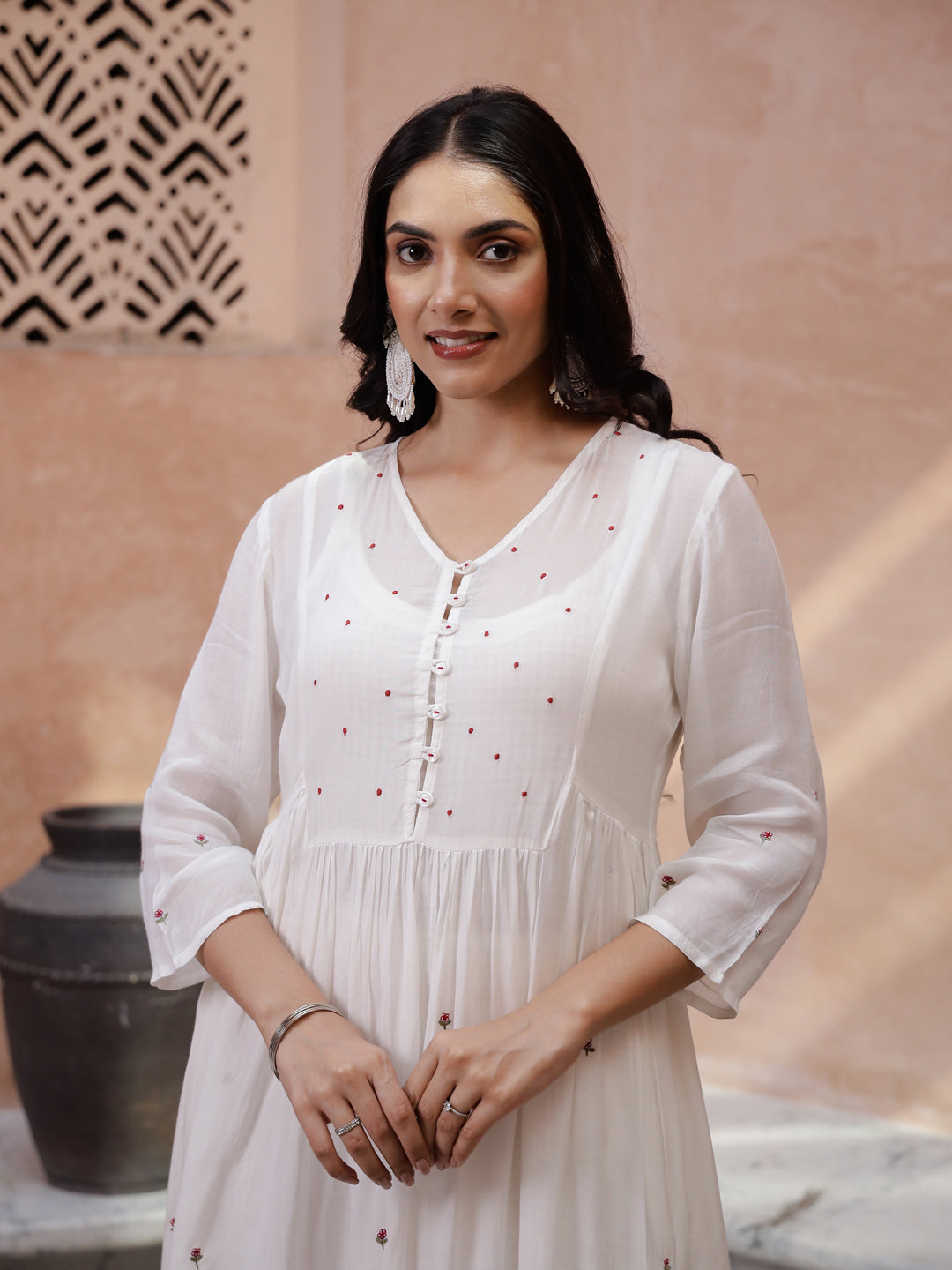 Off white Solid V-Neck Kurta Set for Women - SanskrutiHomes