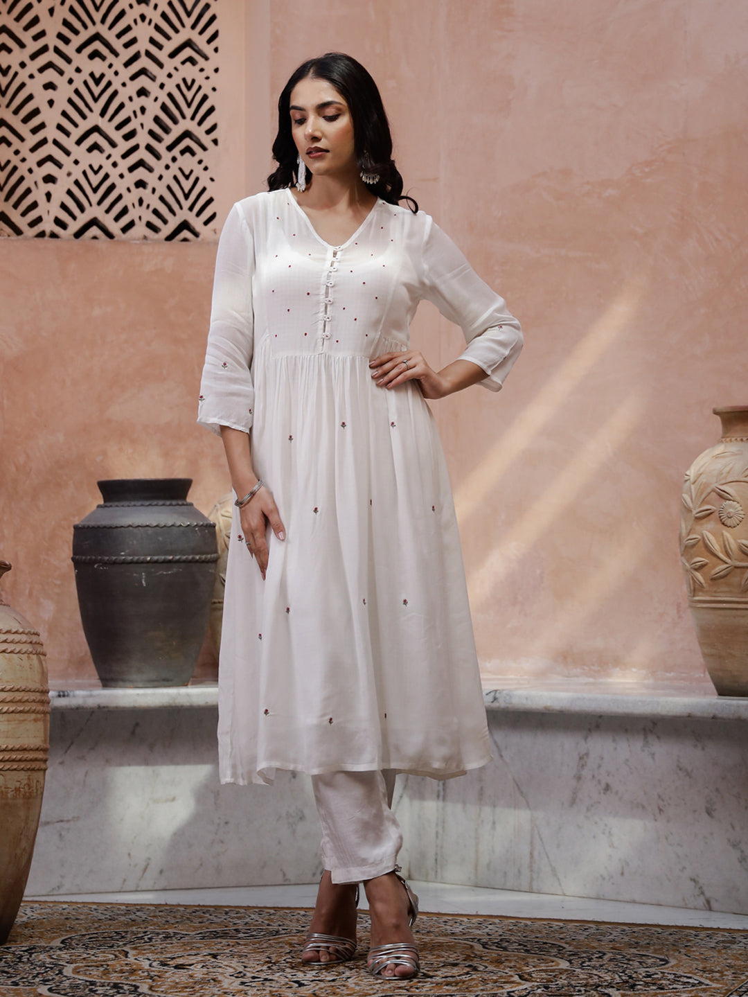Off white Solid V-Neck Kurta Set for Women - SanskrutiHomes