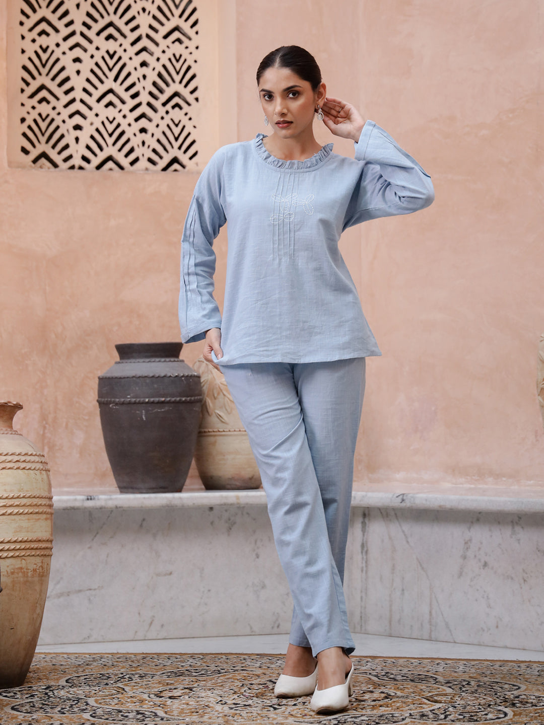 Blue Solid Print Round Neck Kurta Set