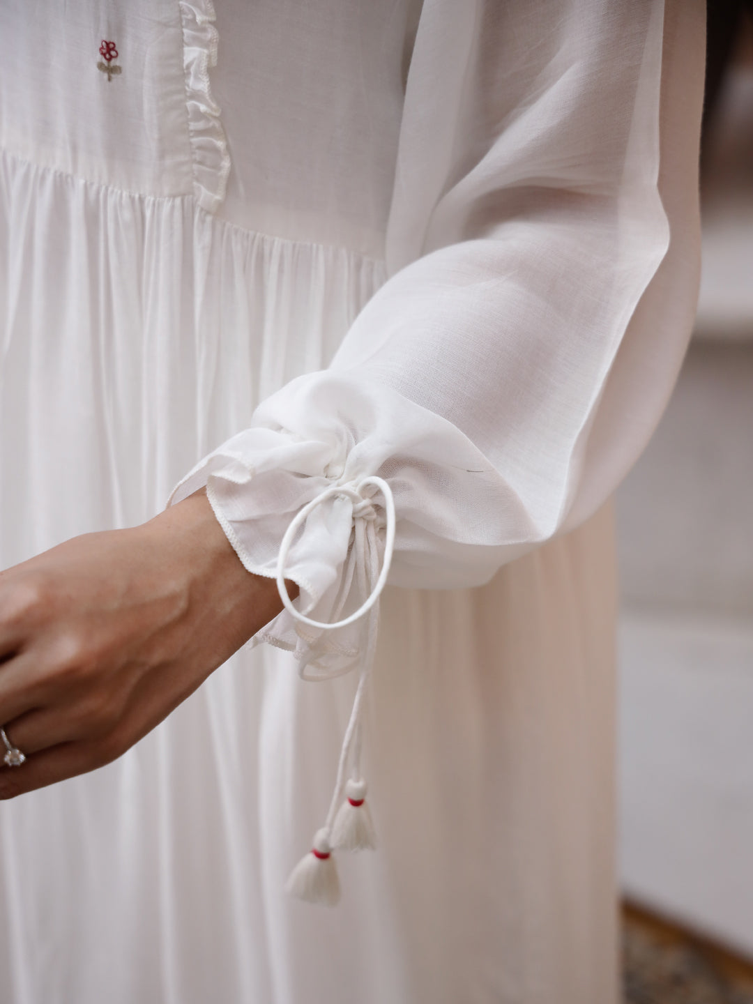 White Floral Embroidered Round Neck Kurta Set for Women - SanskrutiHomes